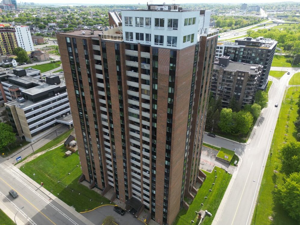 285 Rue Laurier 1105