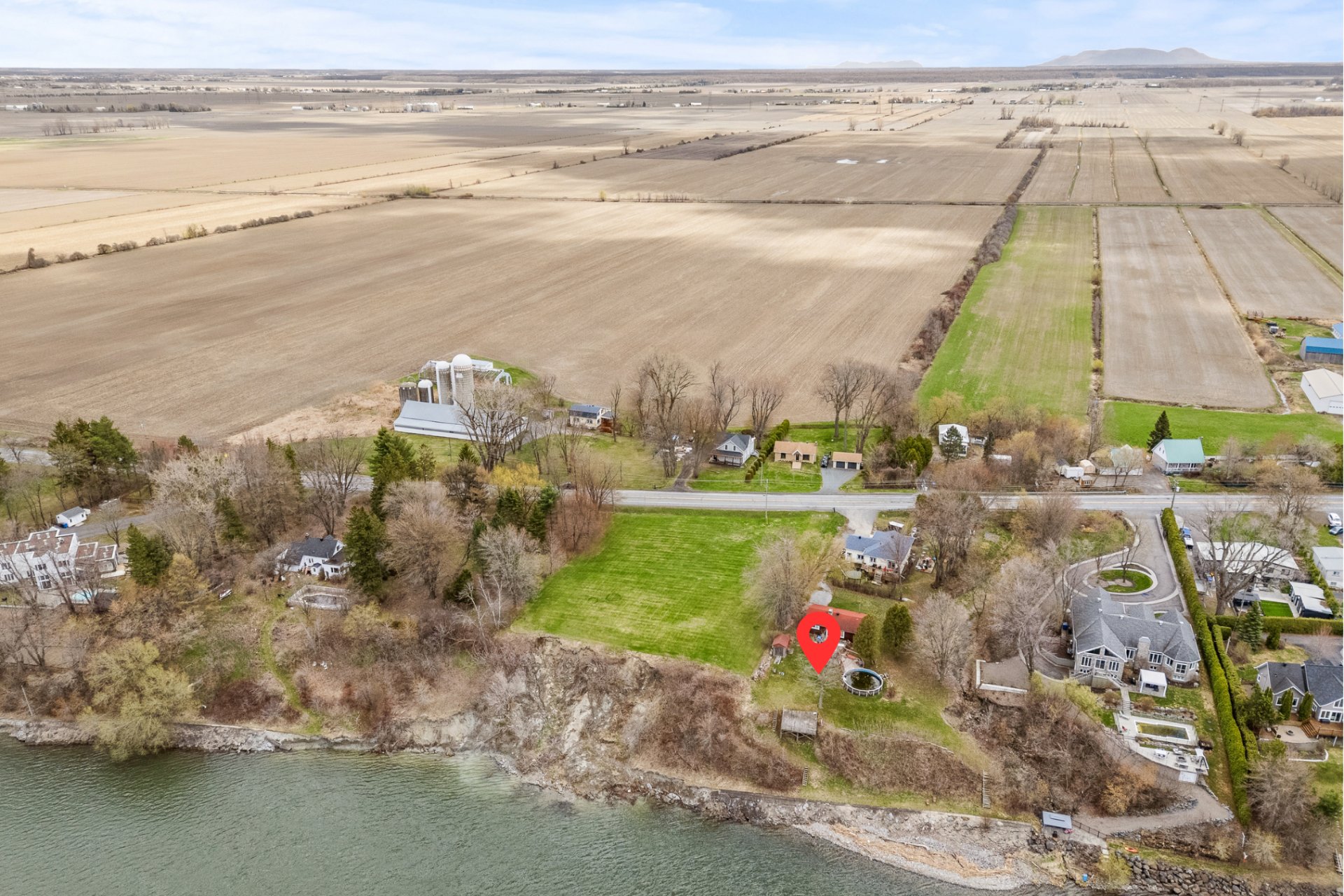 Aerial photo - Limitations of the lot are approximate