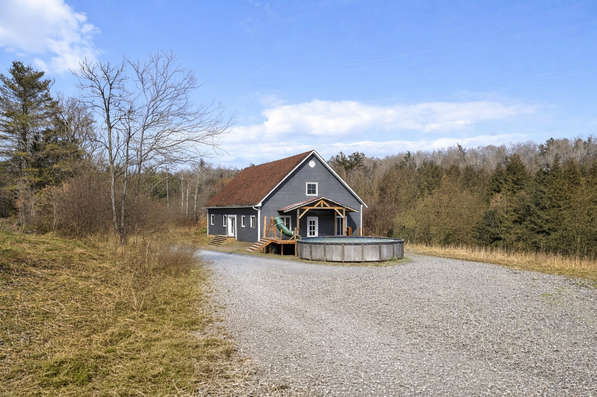 715 Ch. du Poisson-Blanc 