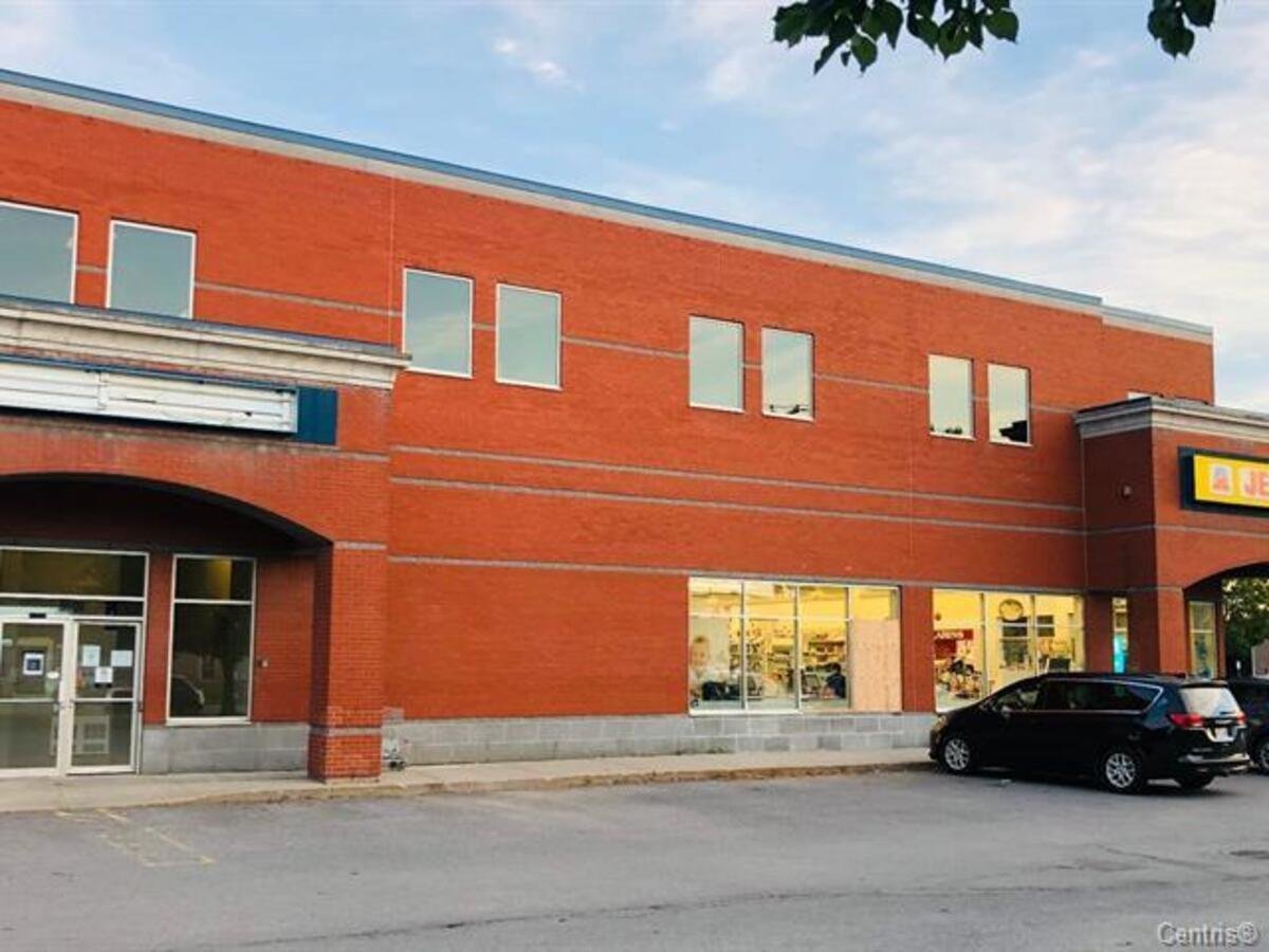 860 Boul. St-René O. 203