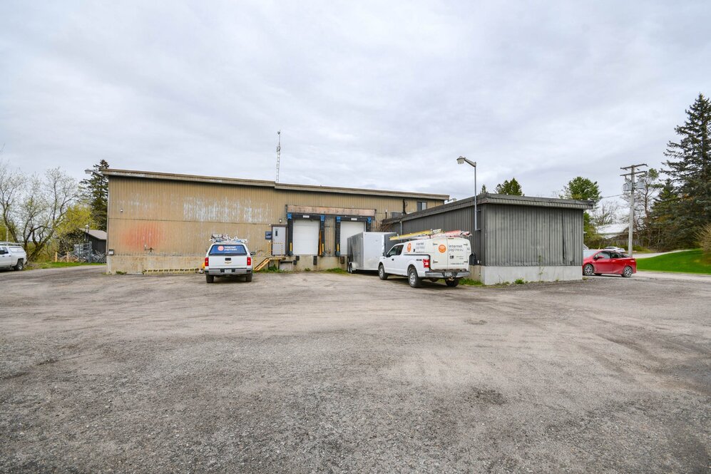 Shipping (door/dock)