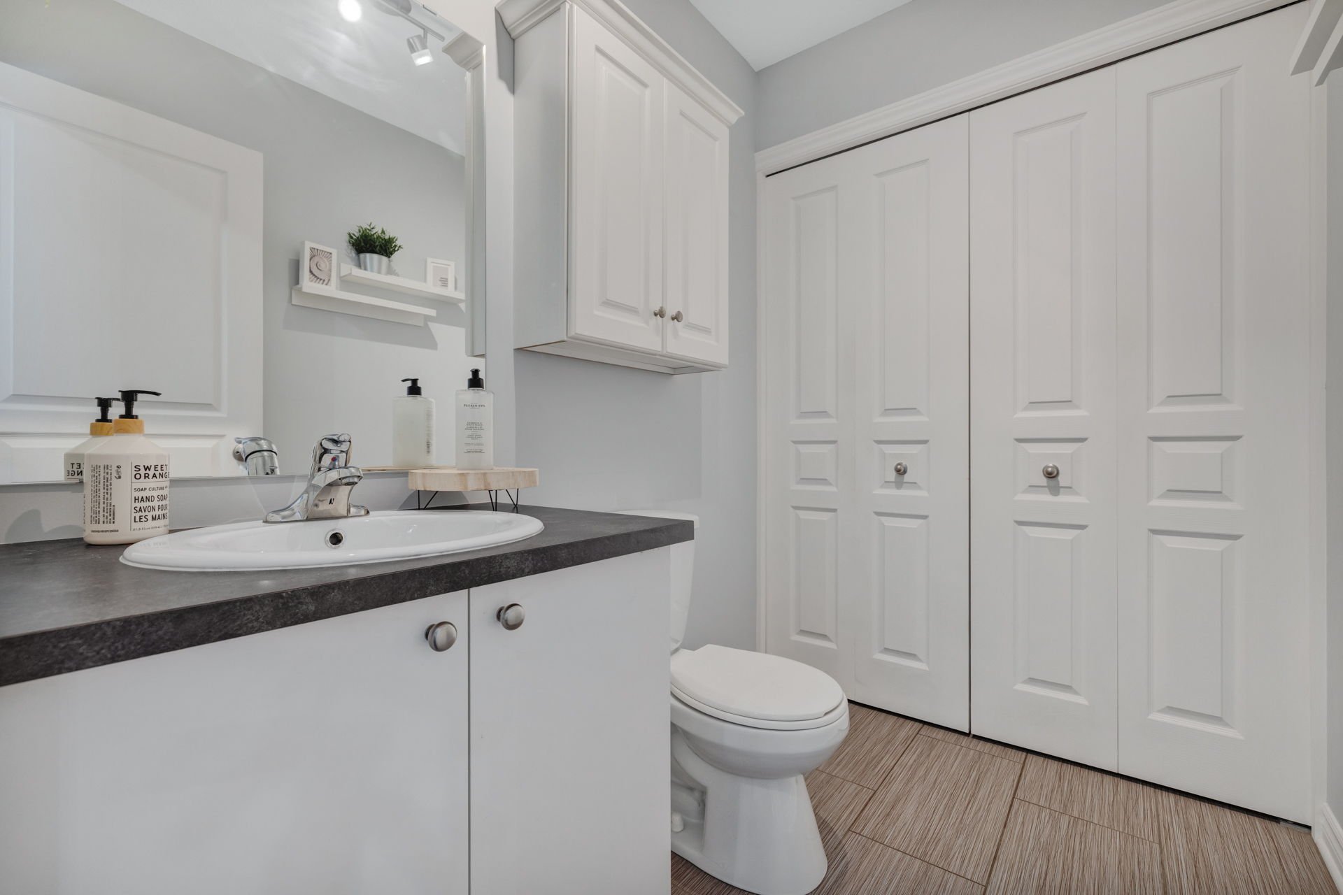 Powder room