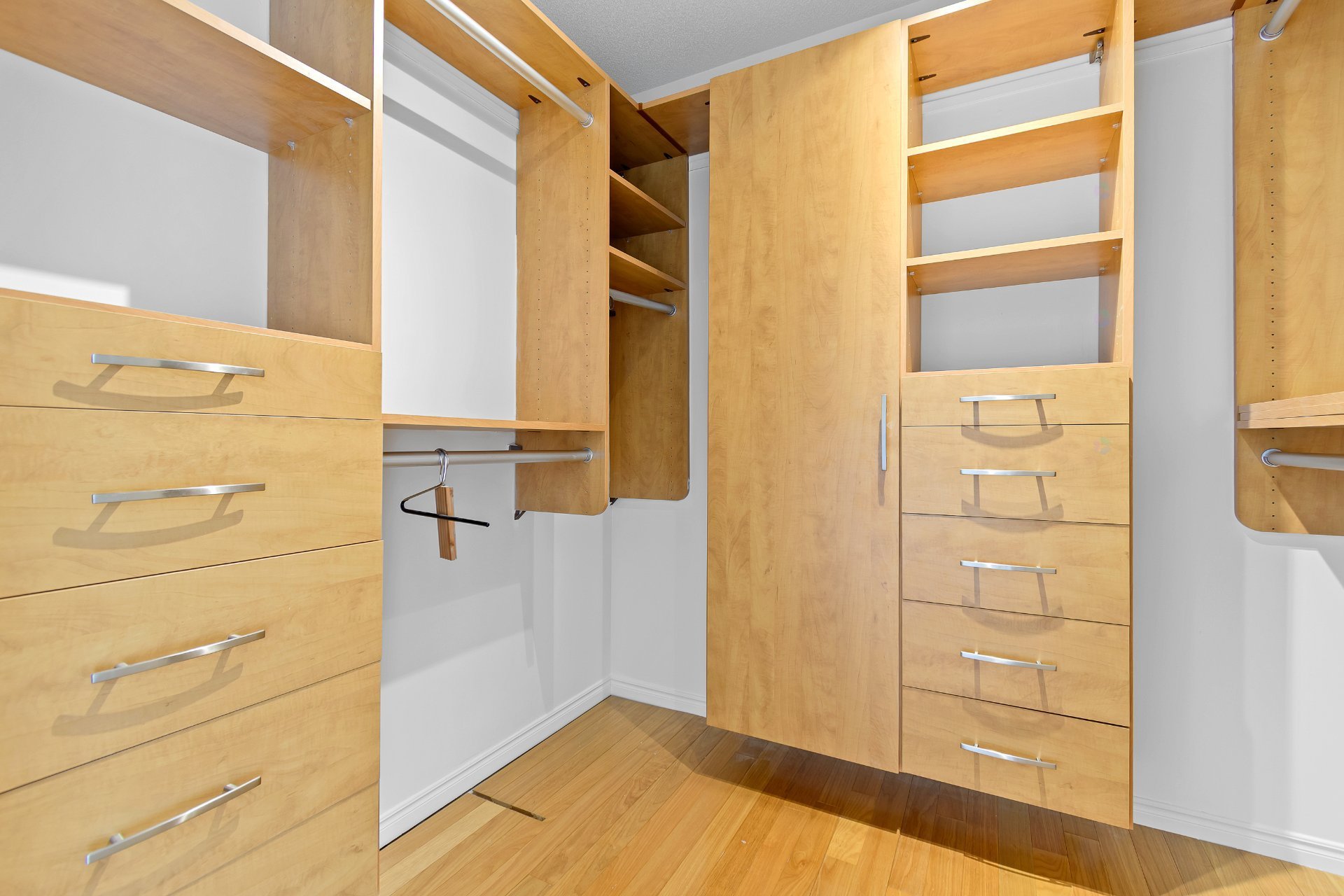 Walk-in closet