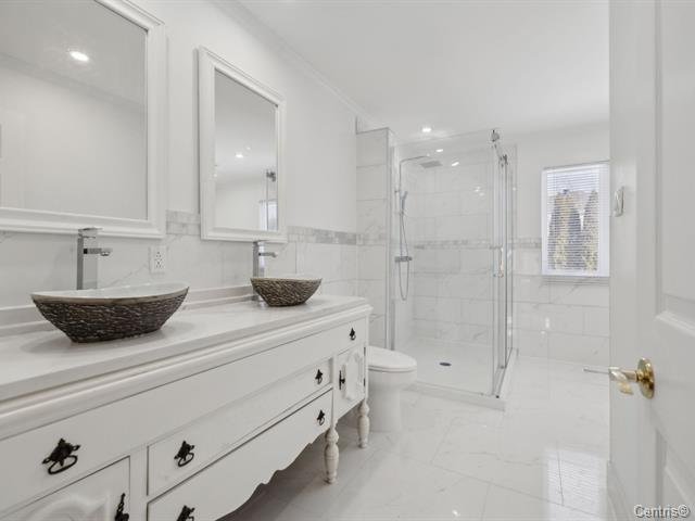 Ensuite bathroom