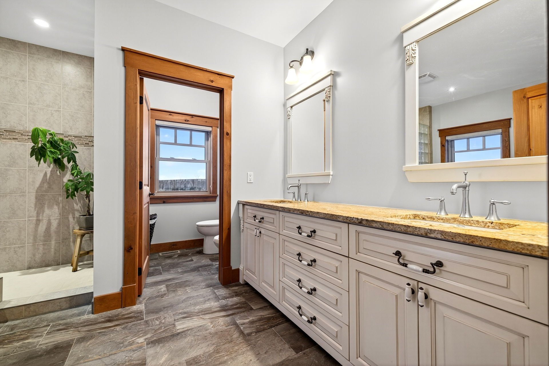 Ensuite bathroom