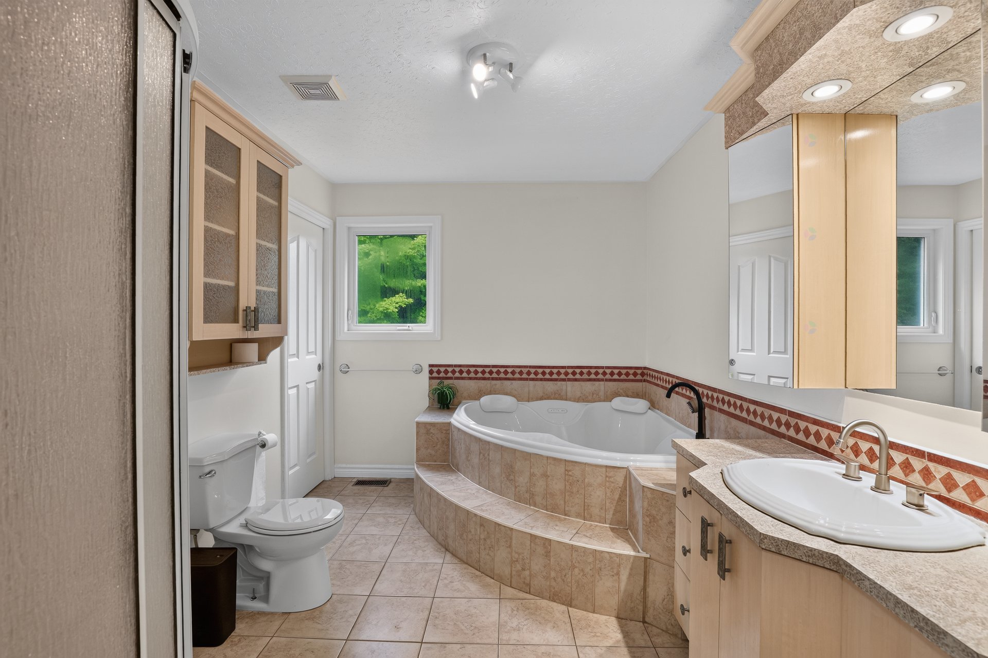 Ensuite bathroom
