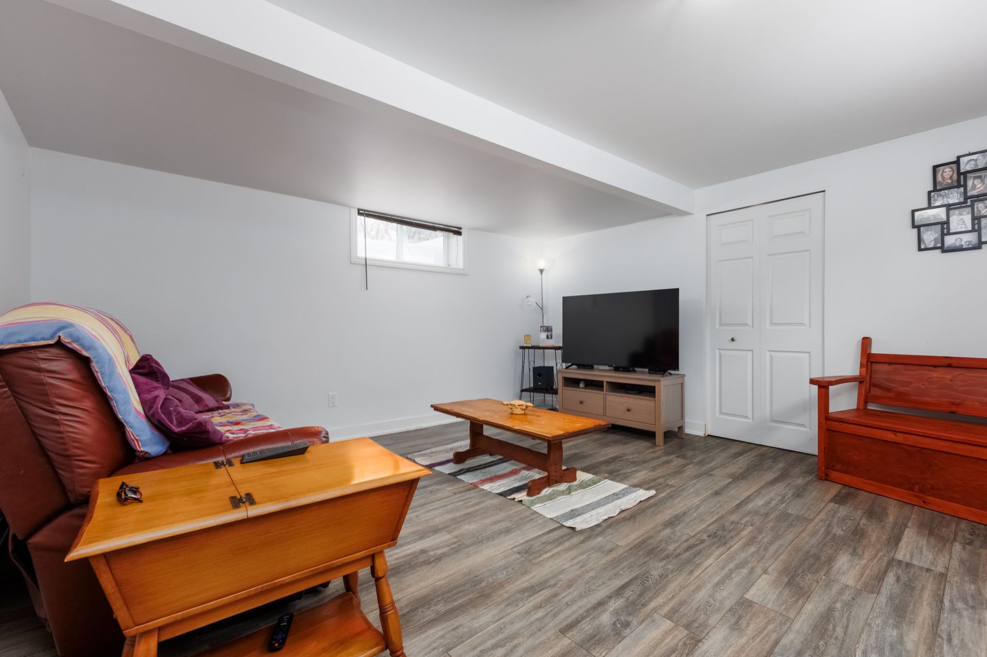 Living room - Unit B