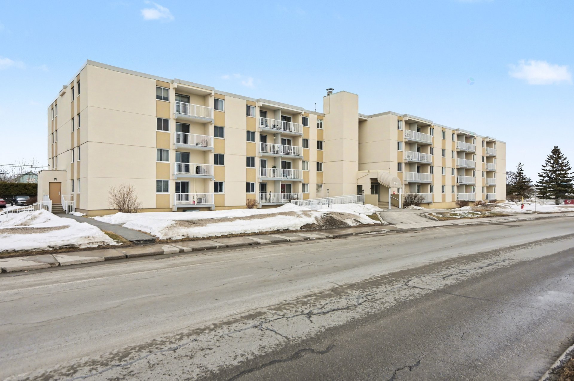 450 Boul. Wilfrid-Lavigne 203