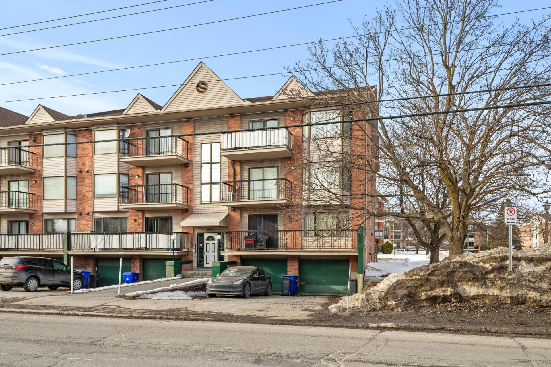 983 Boul. St-René O. F