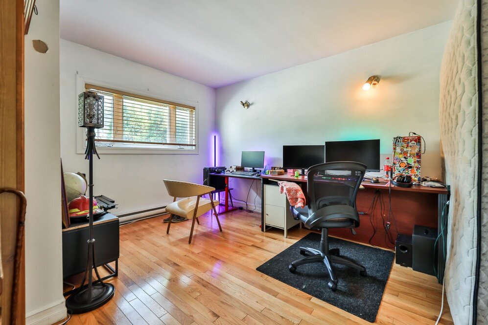 Chambre à coucher - qui sert de bureau RDC # 315