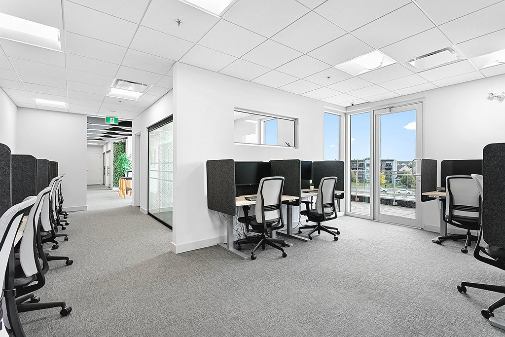 Conference room - Between Corner 3 and Corner 4, view of Office 1