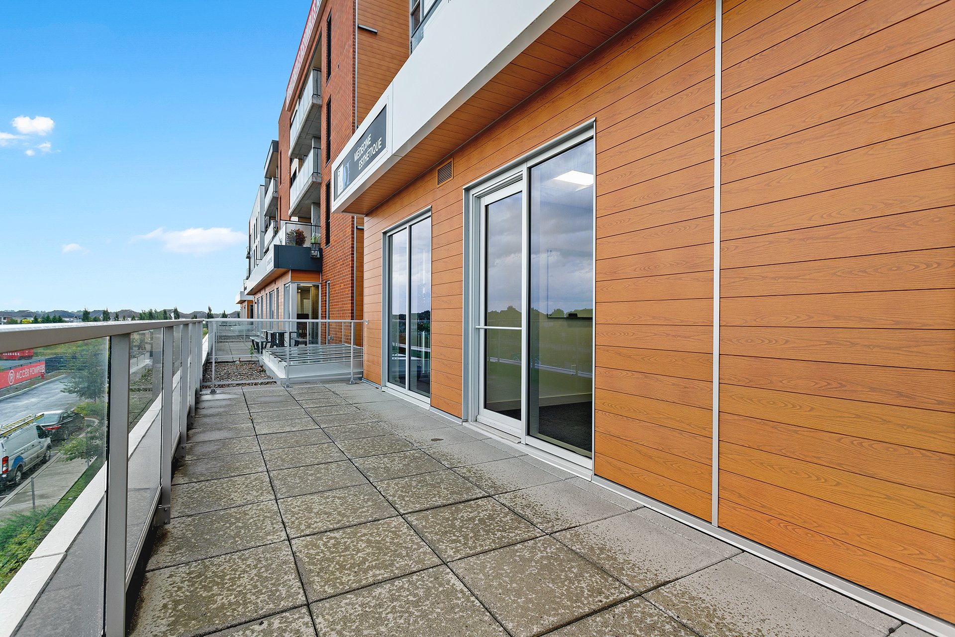 Balcony - Balcony 2 shared with the neighbor