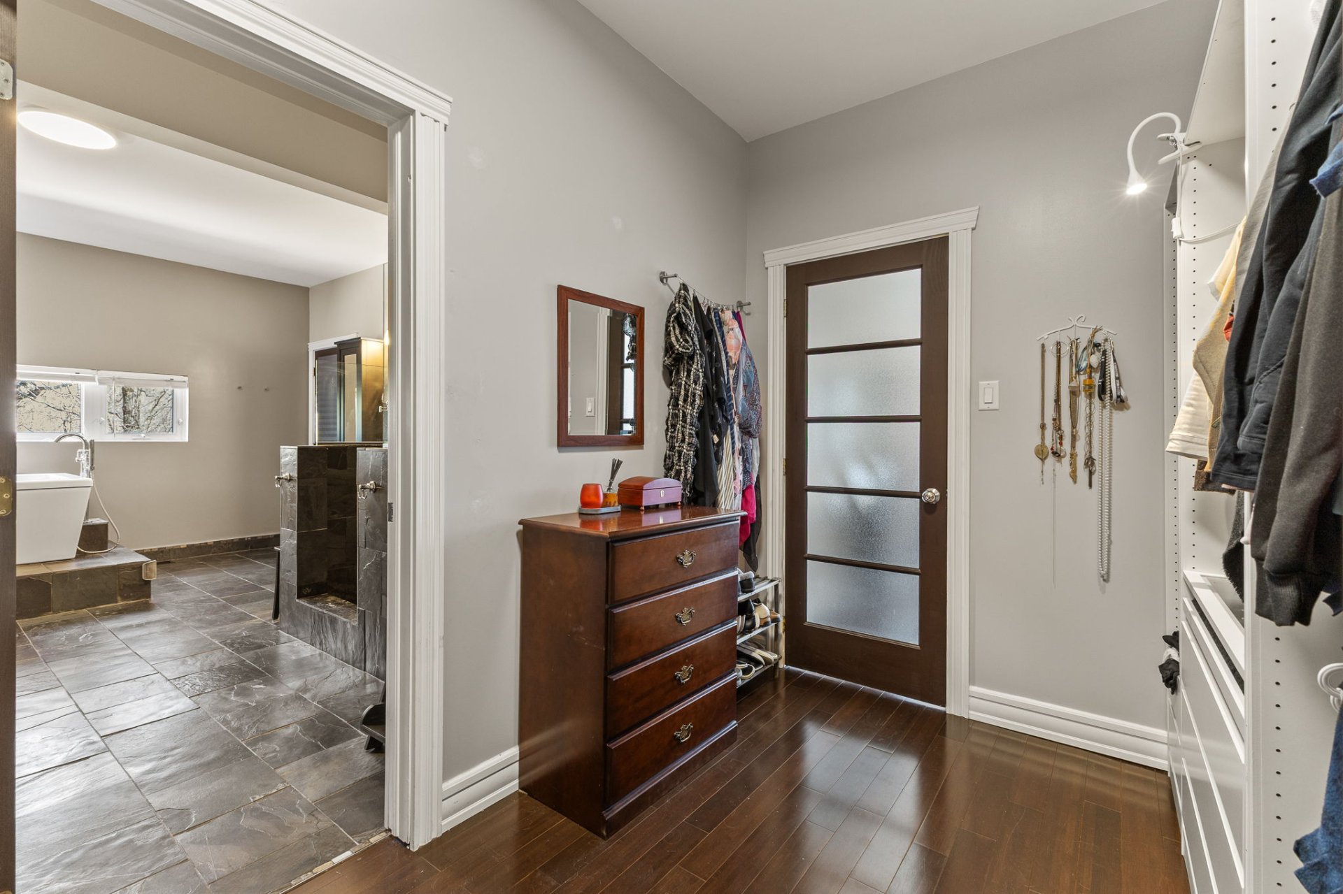 Salle de bains attenante à la CCP