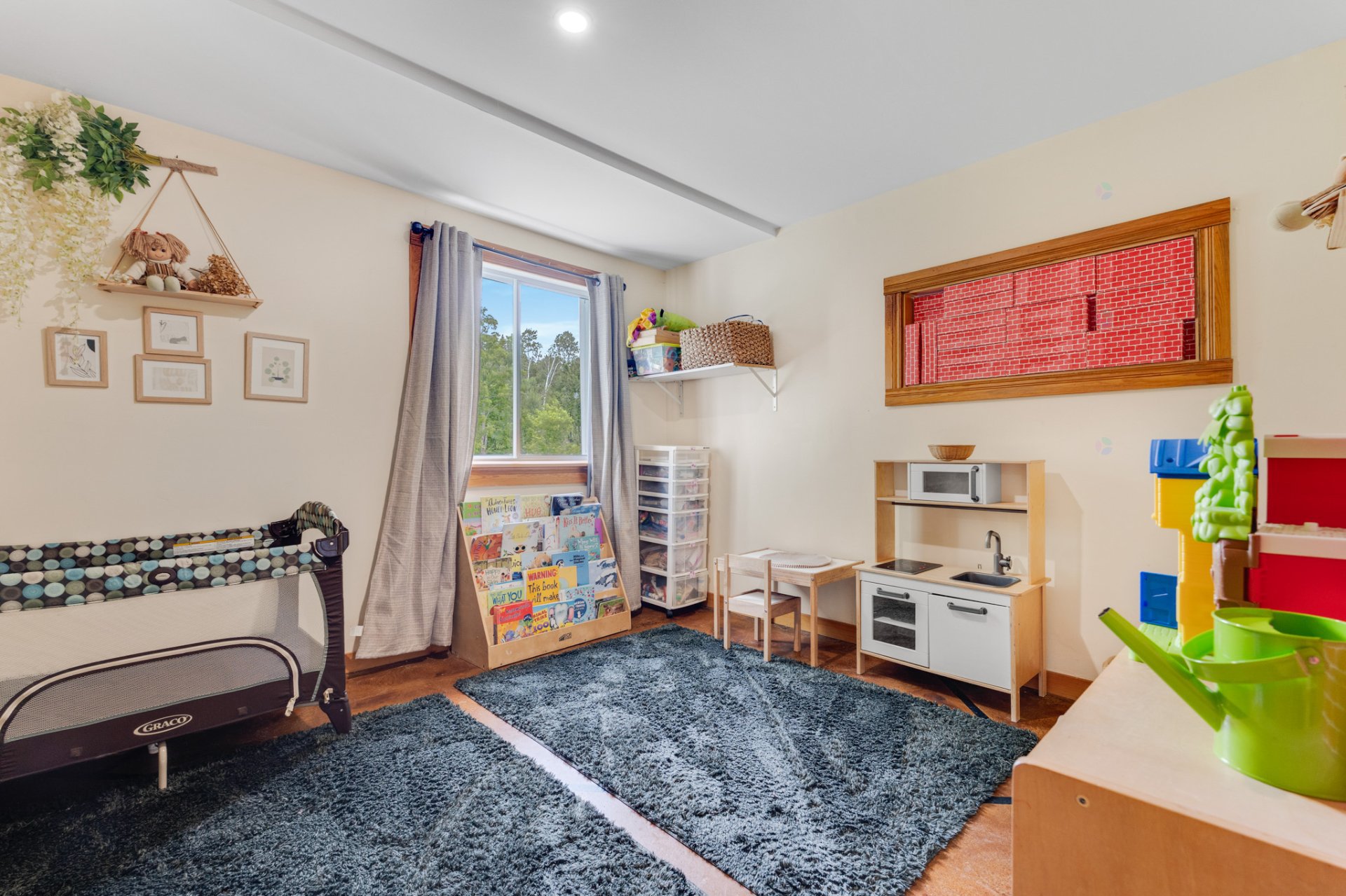 Guest room; currently daycare