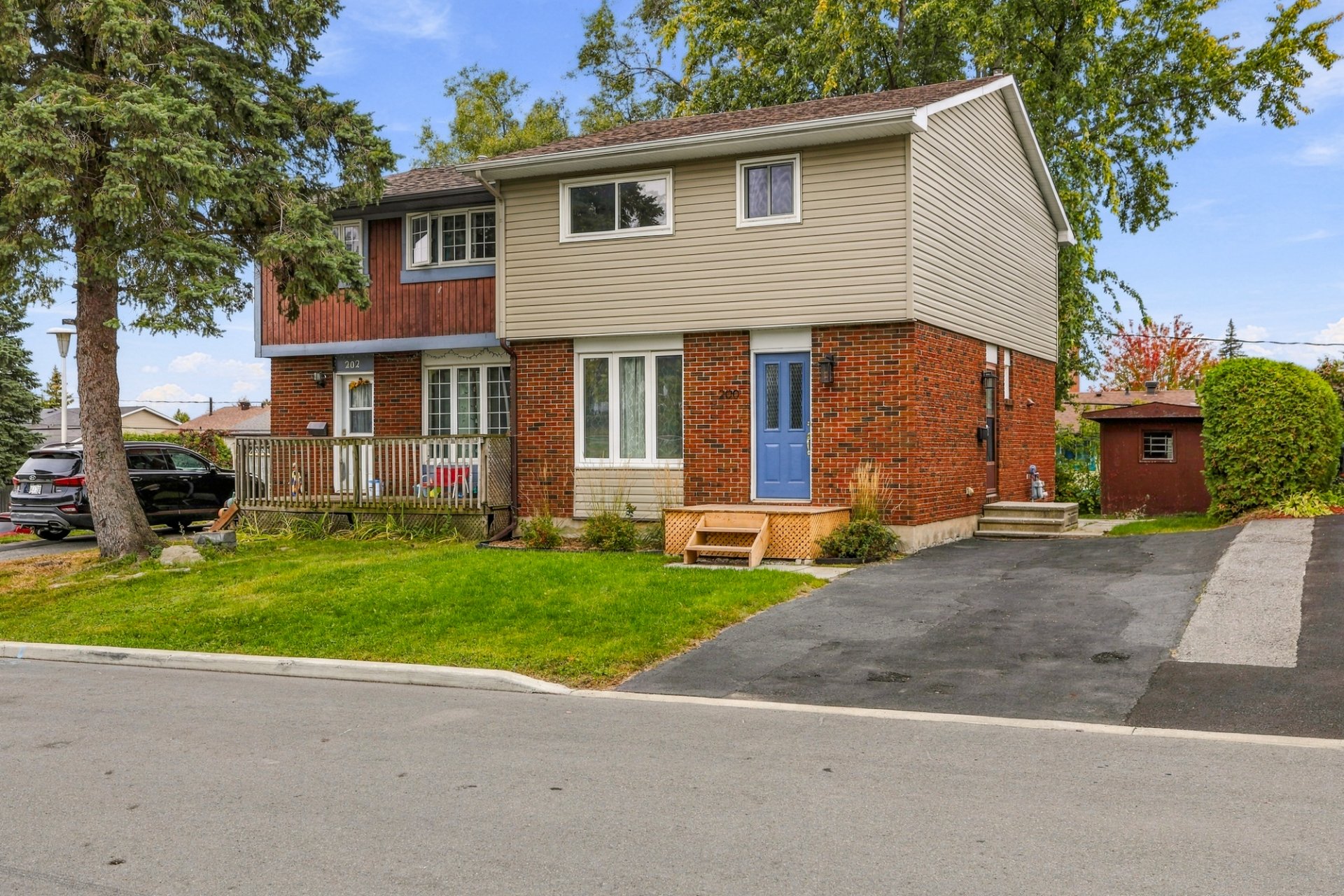 200 Rue Bourgeau S. 