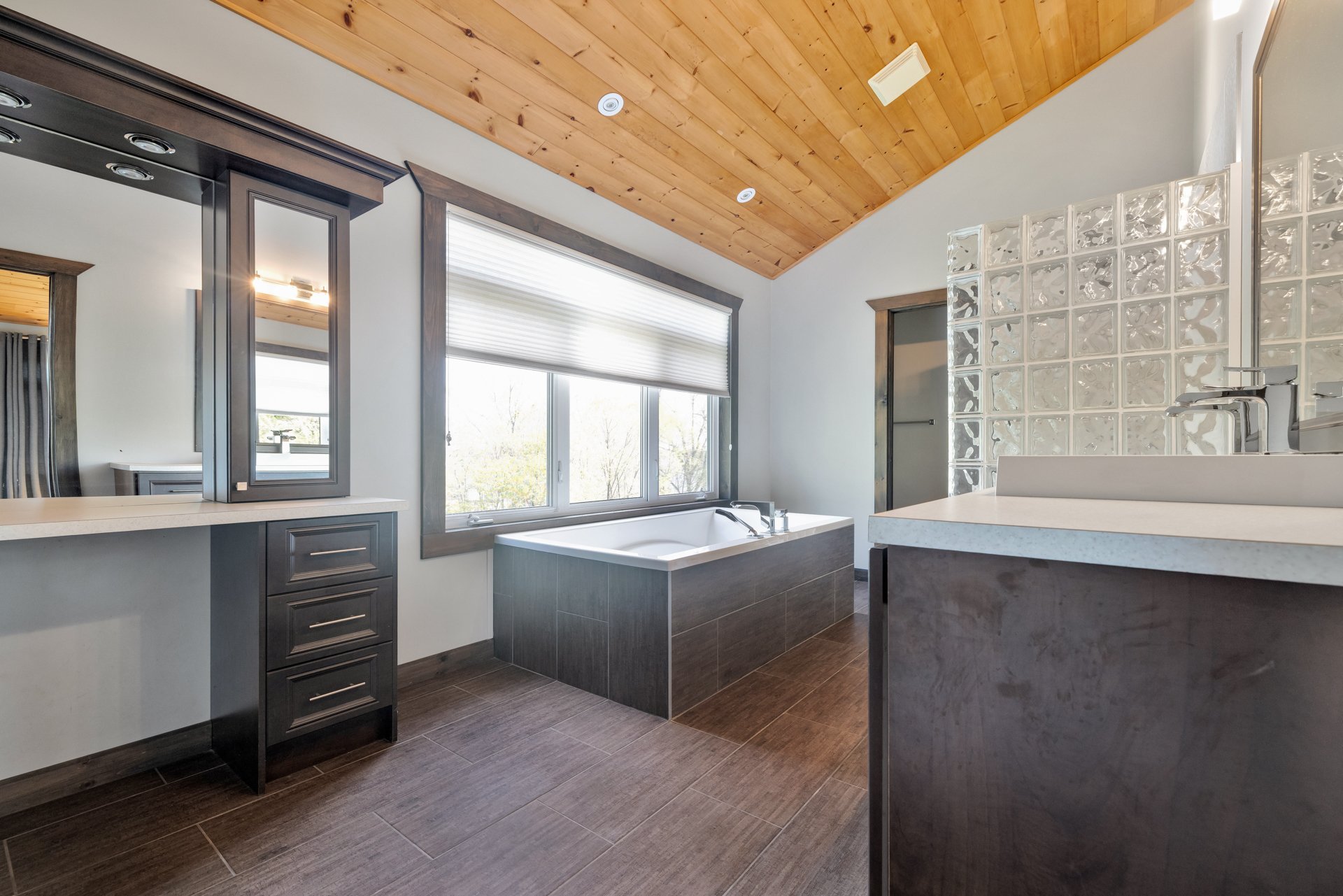 Ensuite bathroom