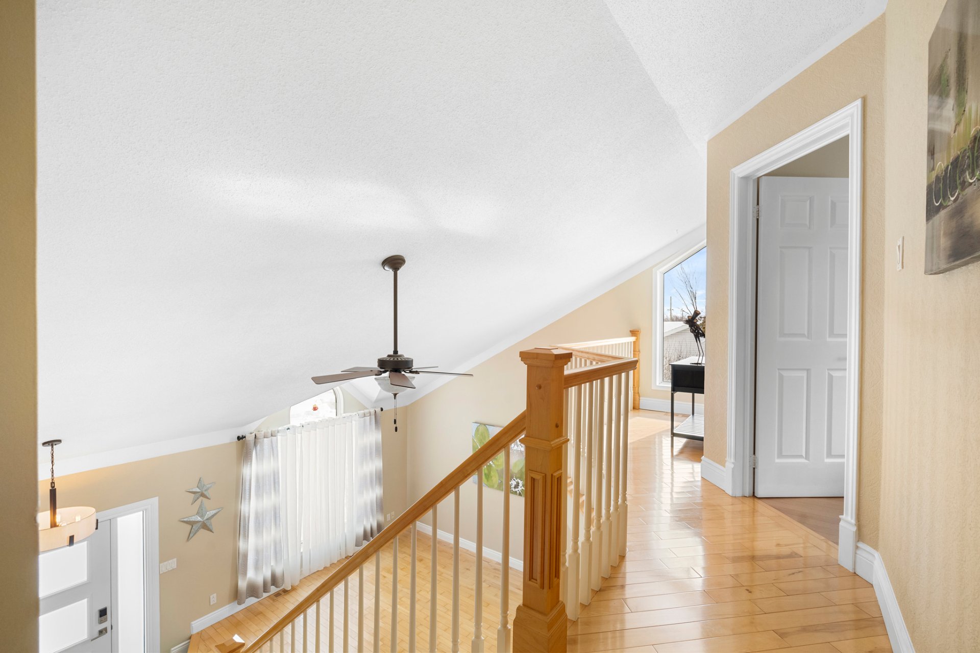 PASAGEWAY - Corridor