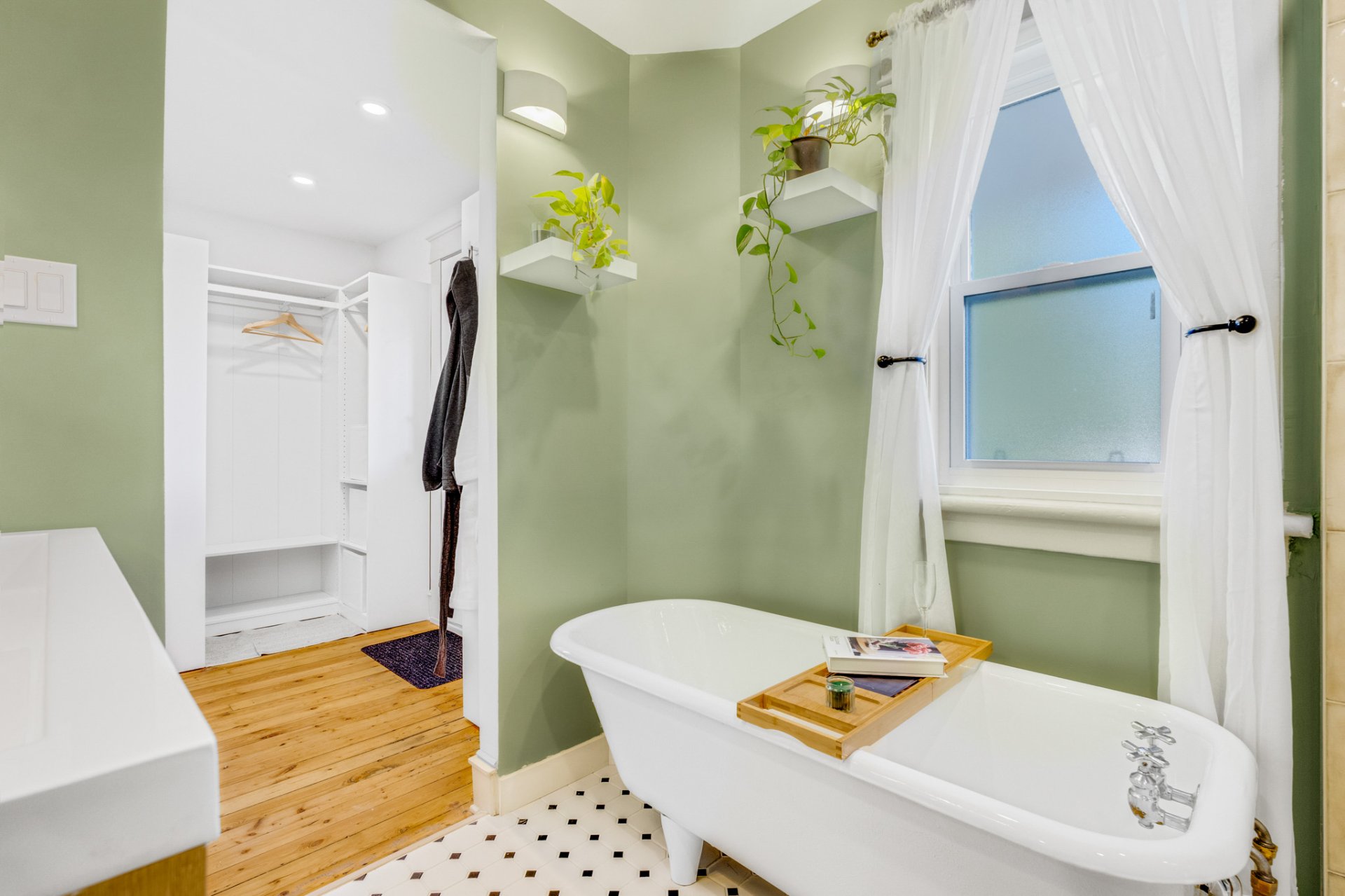 Ensuite bathroom