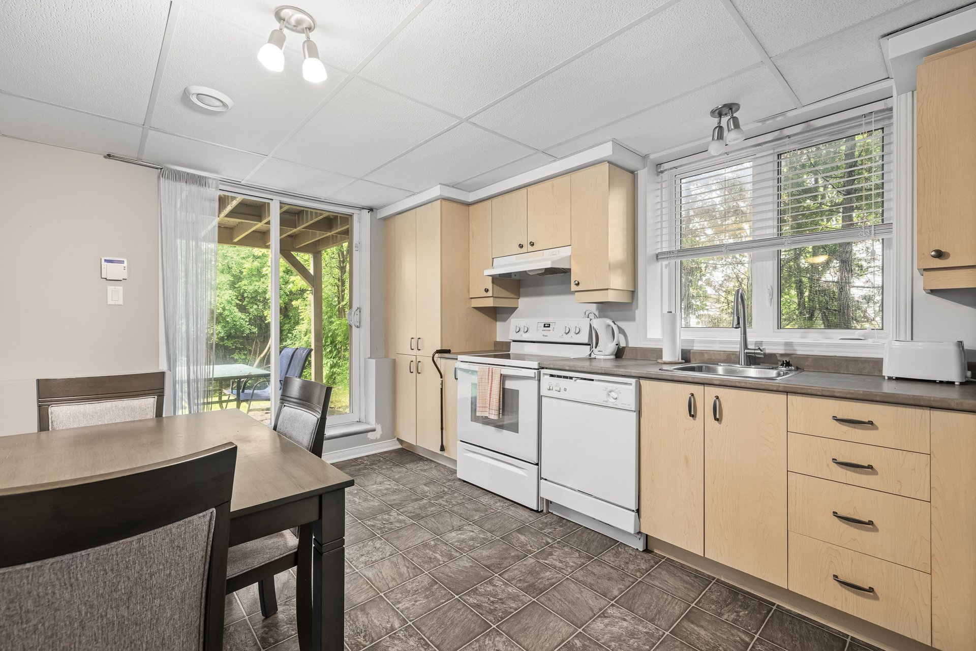 Cuisine - sous-sol, logis parental