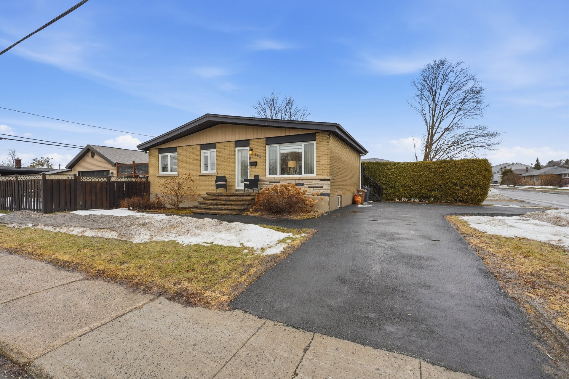 333 Rue Duquette O. 