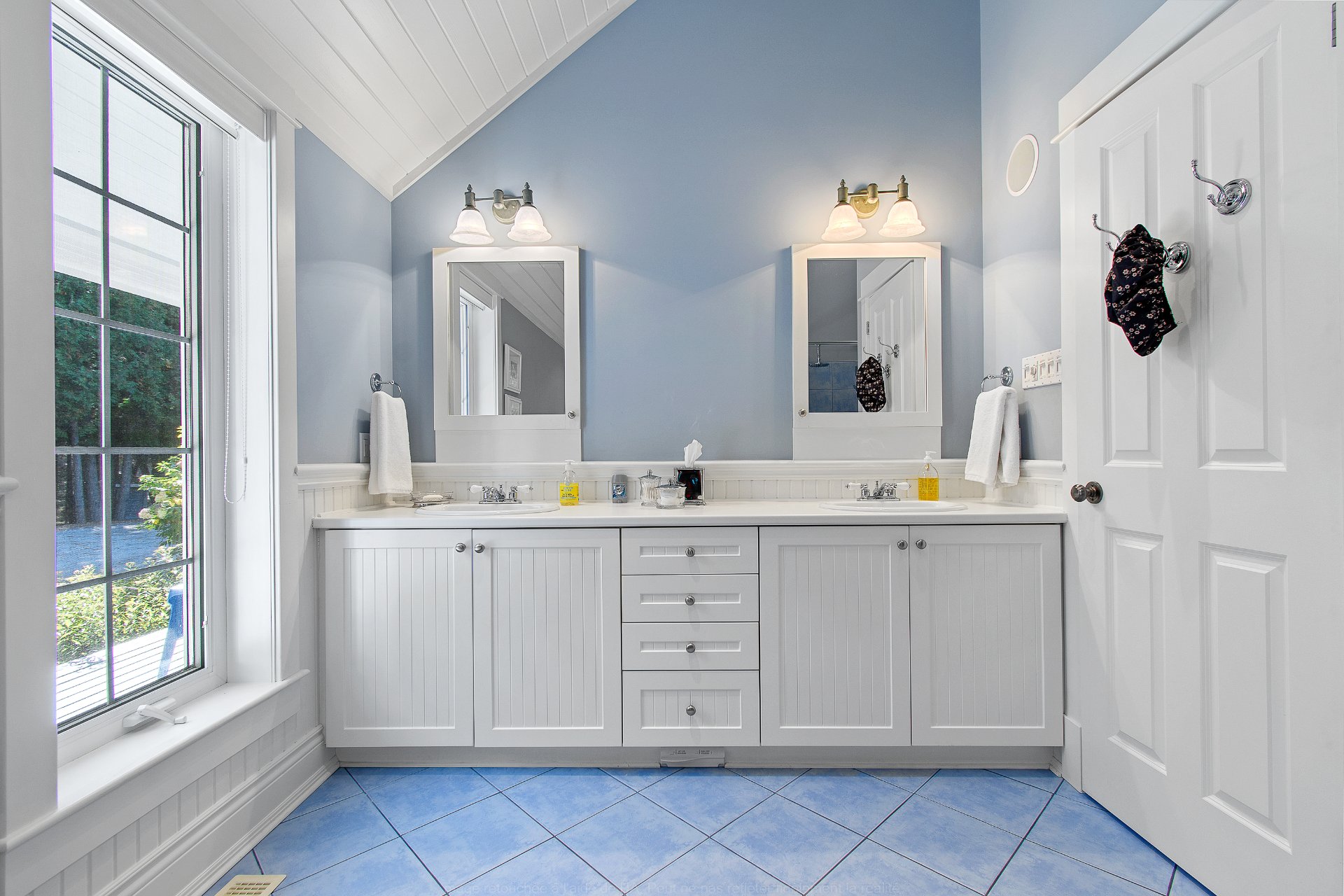 Ensuite bathroom