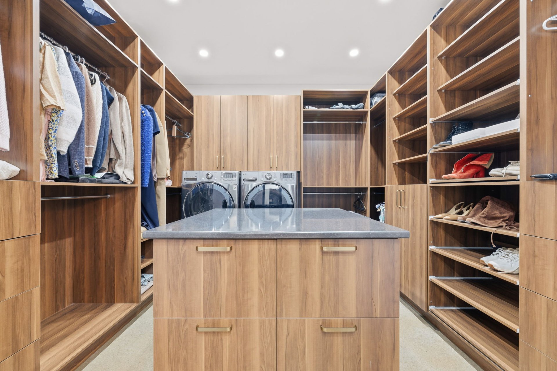 Walk-in closet