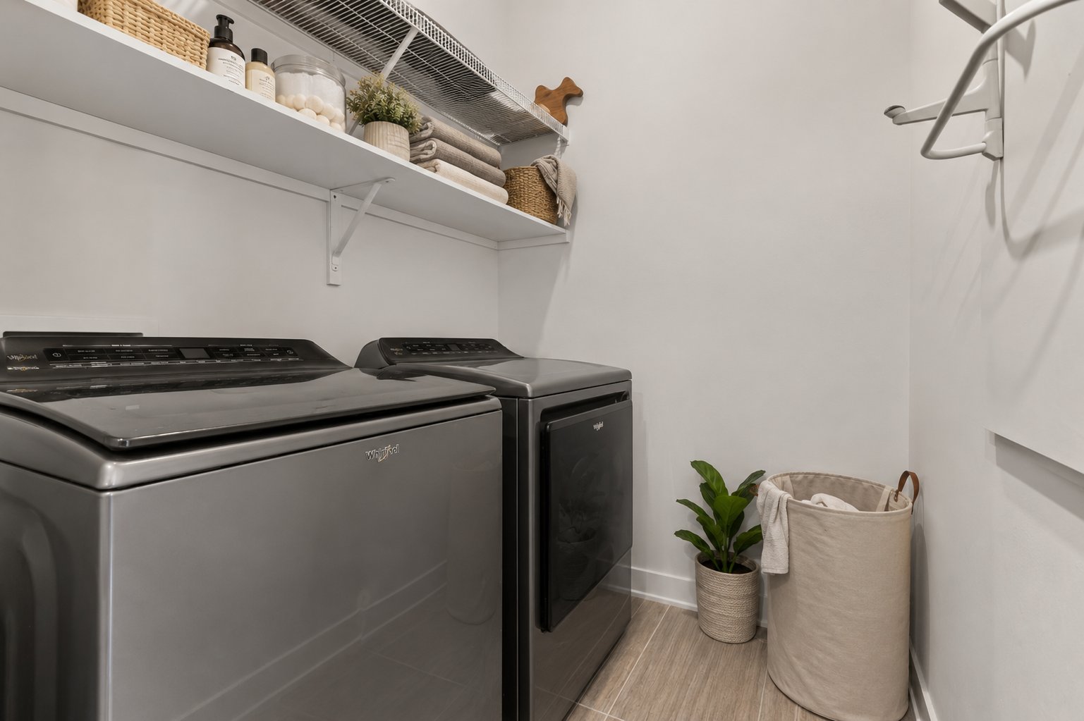 Laundry room - AI Homestaging