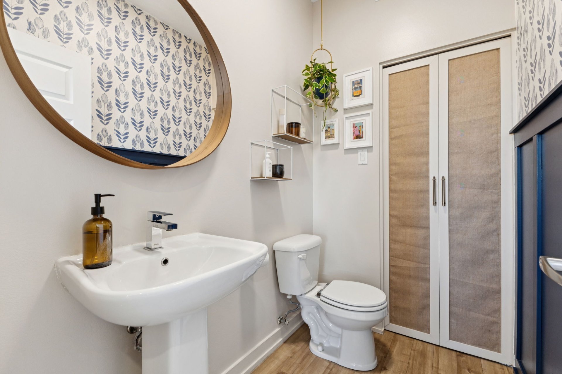 Powder room