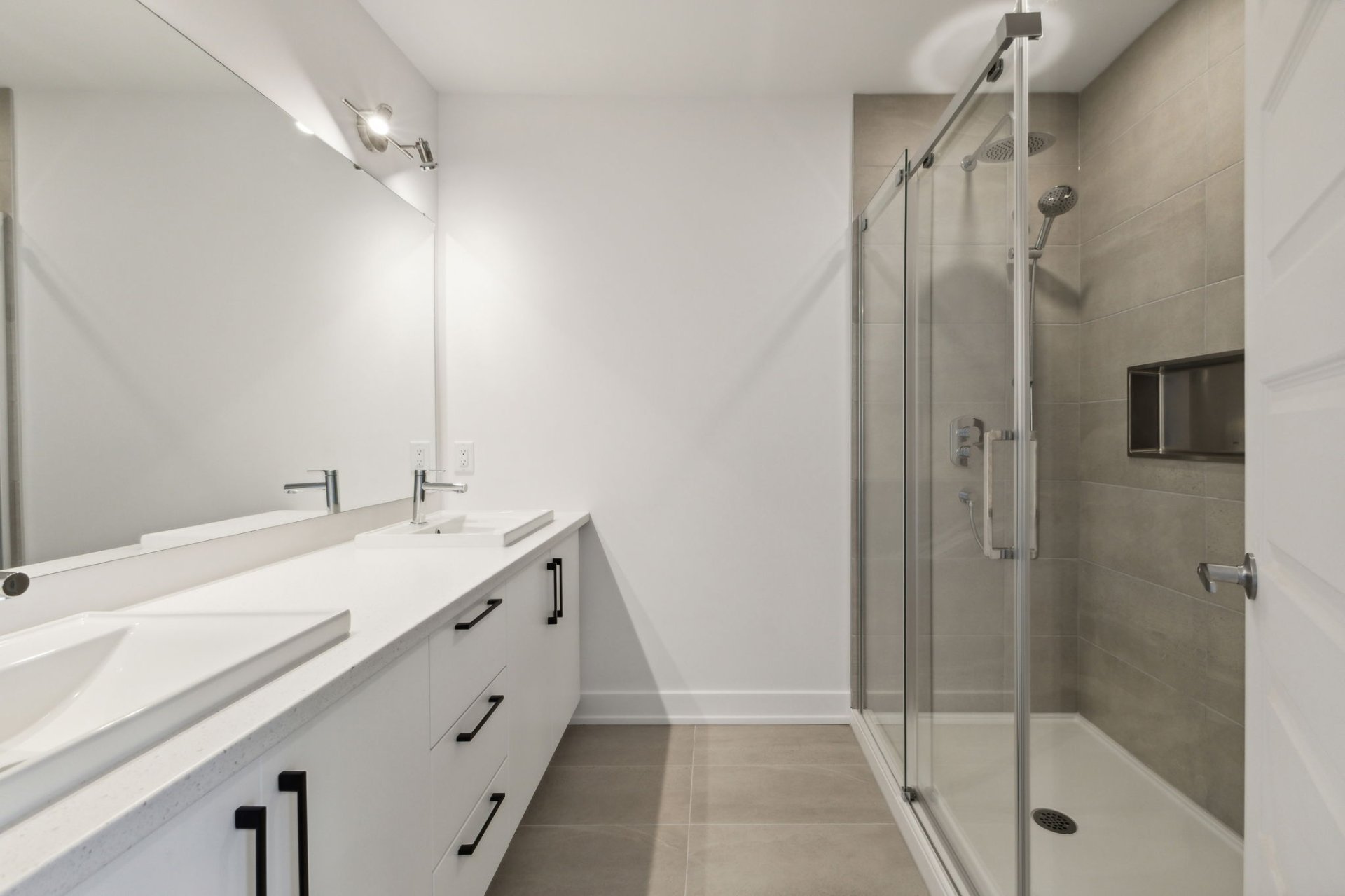 Salle de bains attenante à la CCP