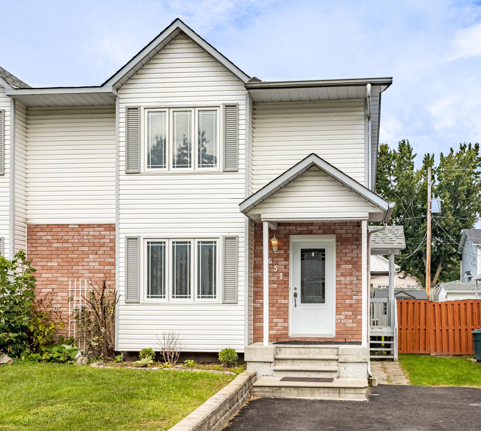 1651 Rue de l'Aube 