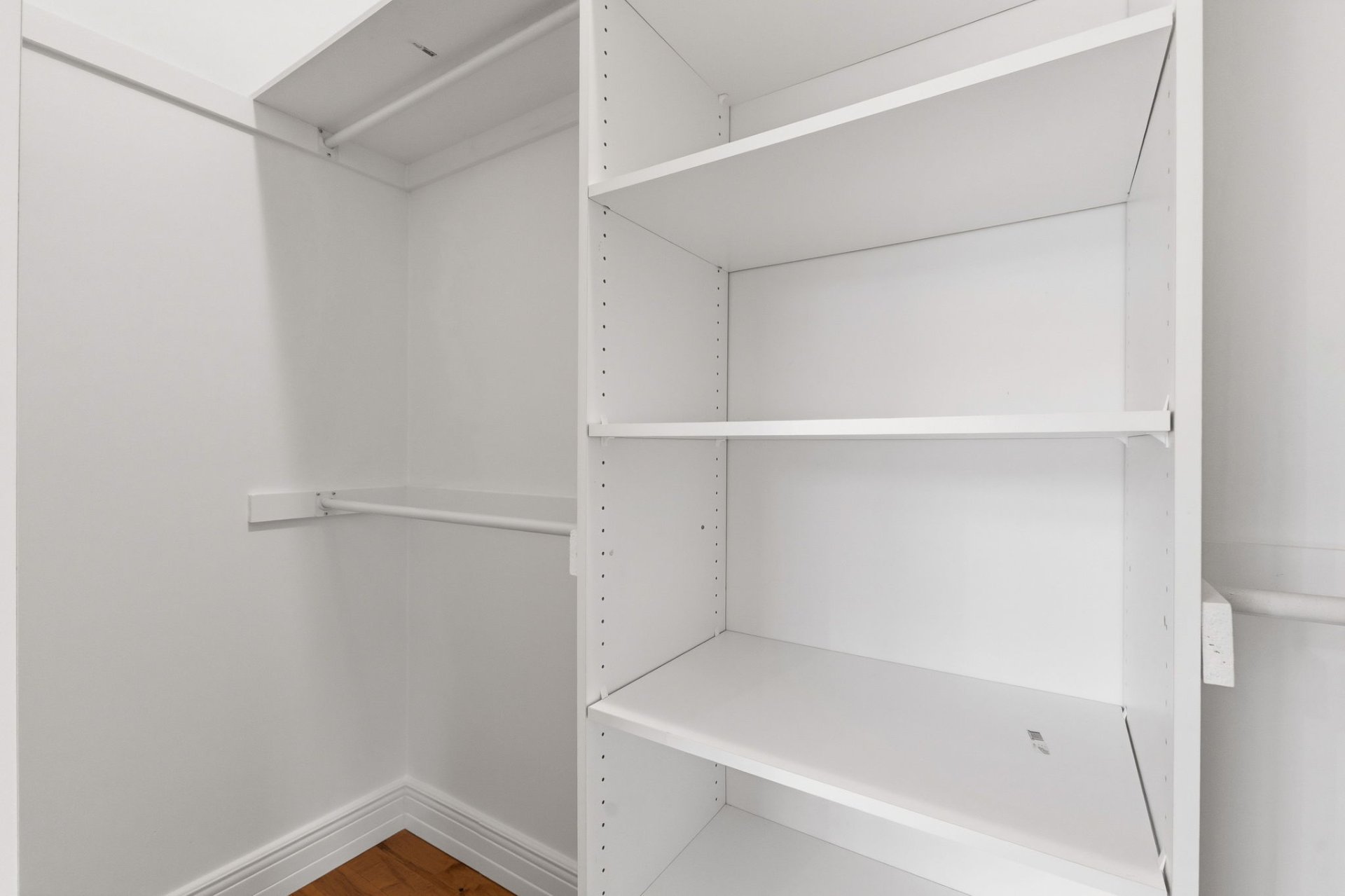 Walk-in closet