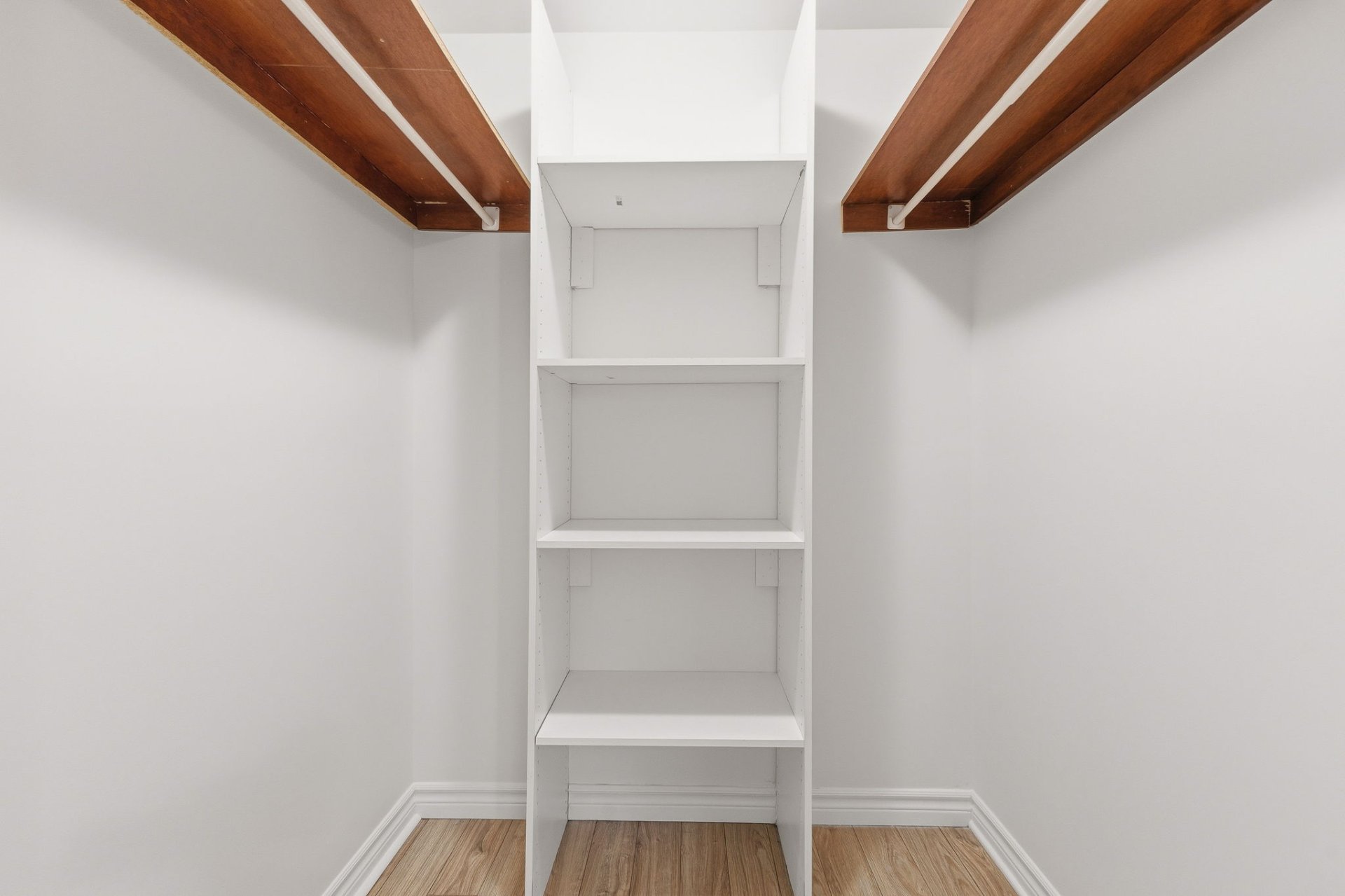 Walk-in closet