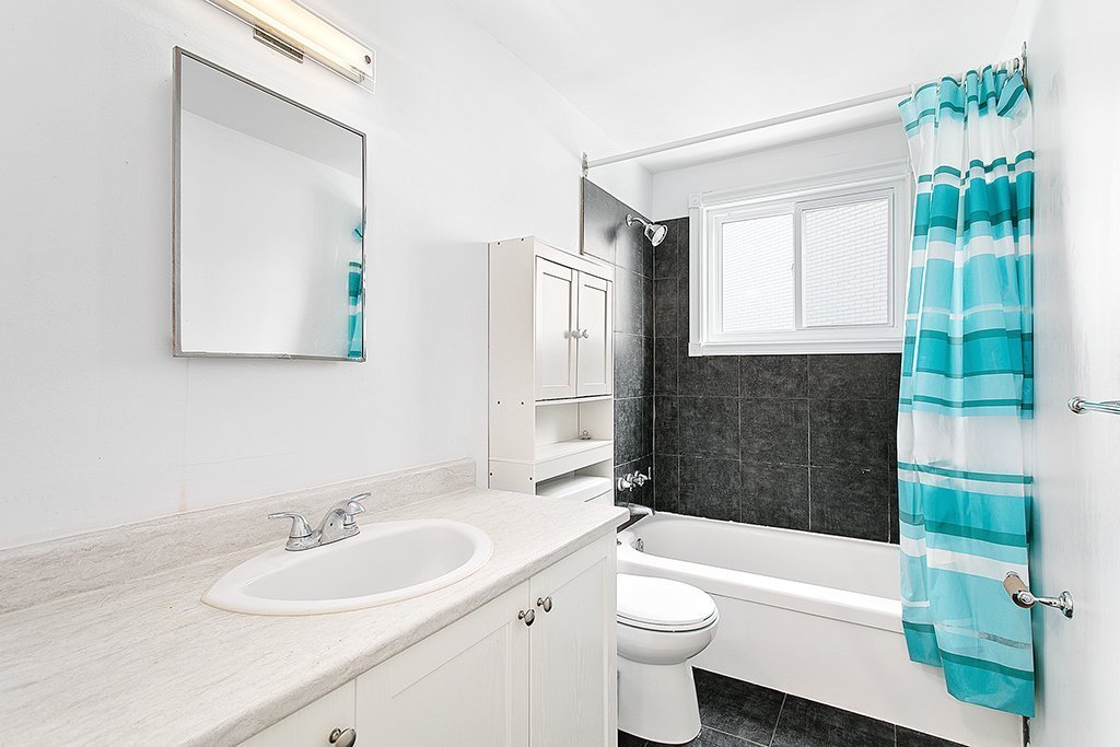 Bathroom - Unité 3 / Unit 3