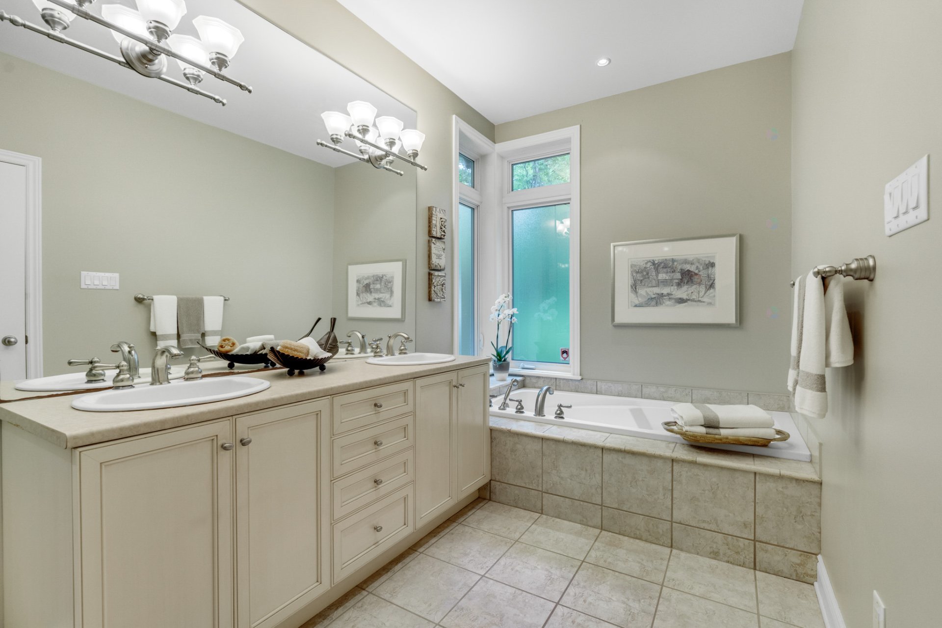Ensuite bathroom