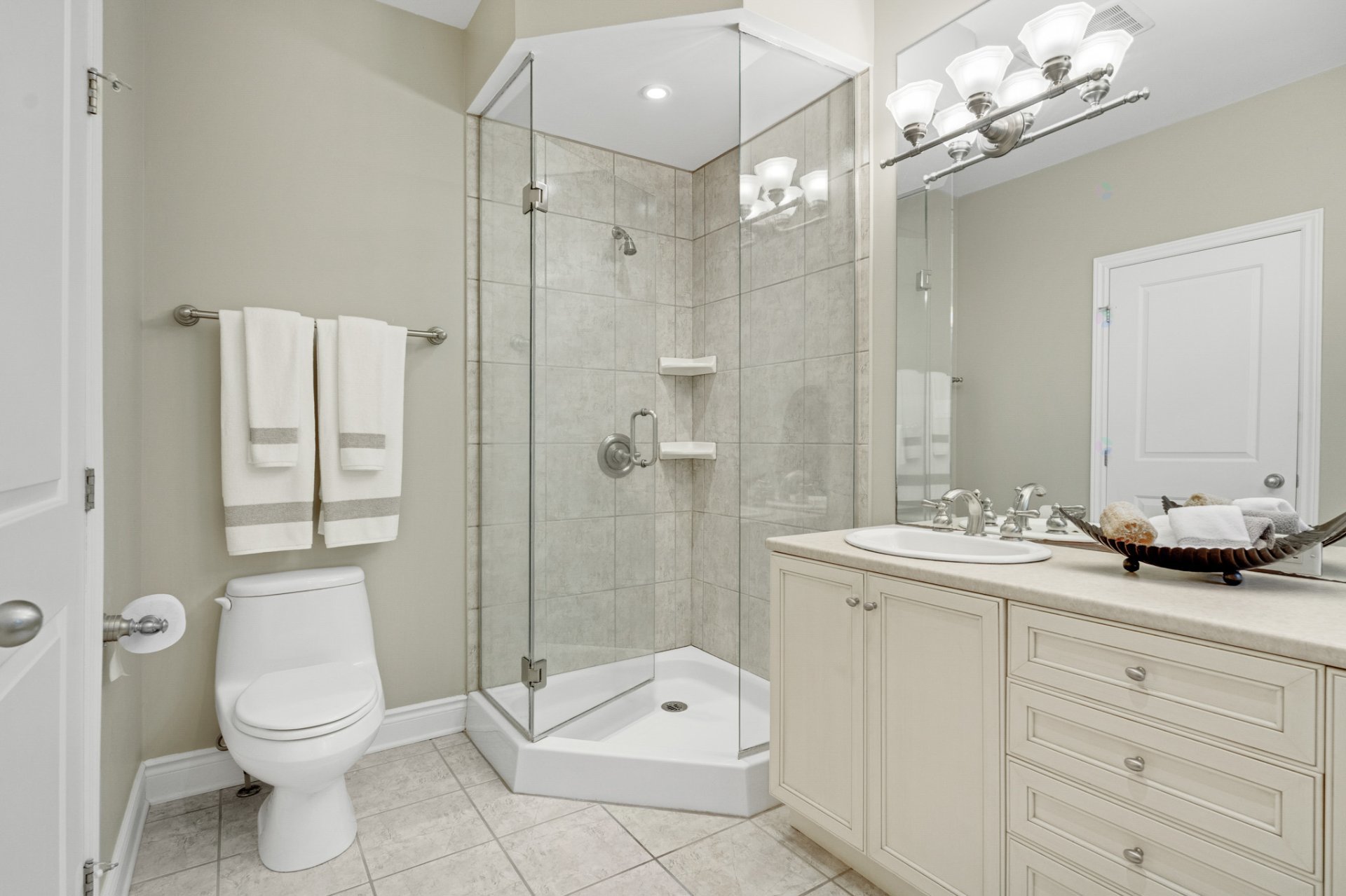 Ensuite bathroom