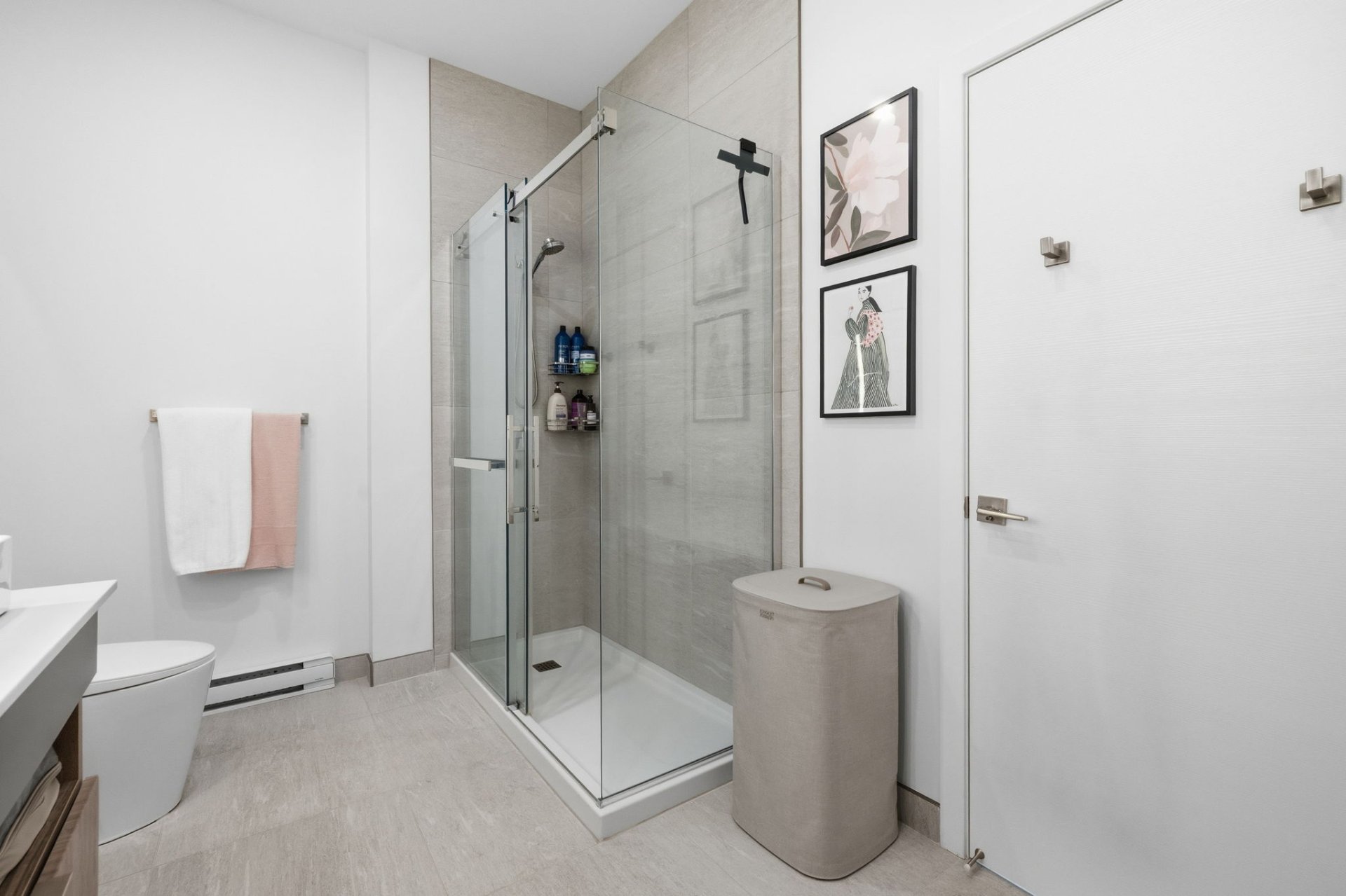 Salle de bains attenante à la CCP