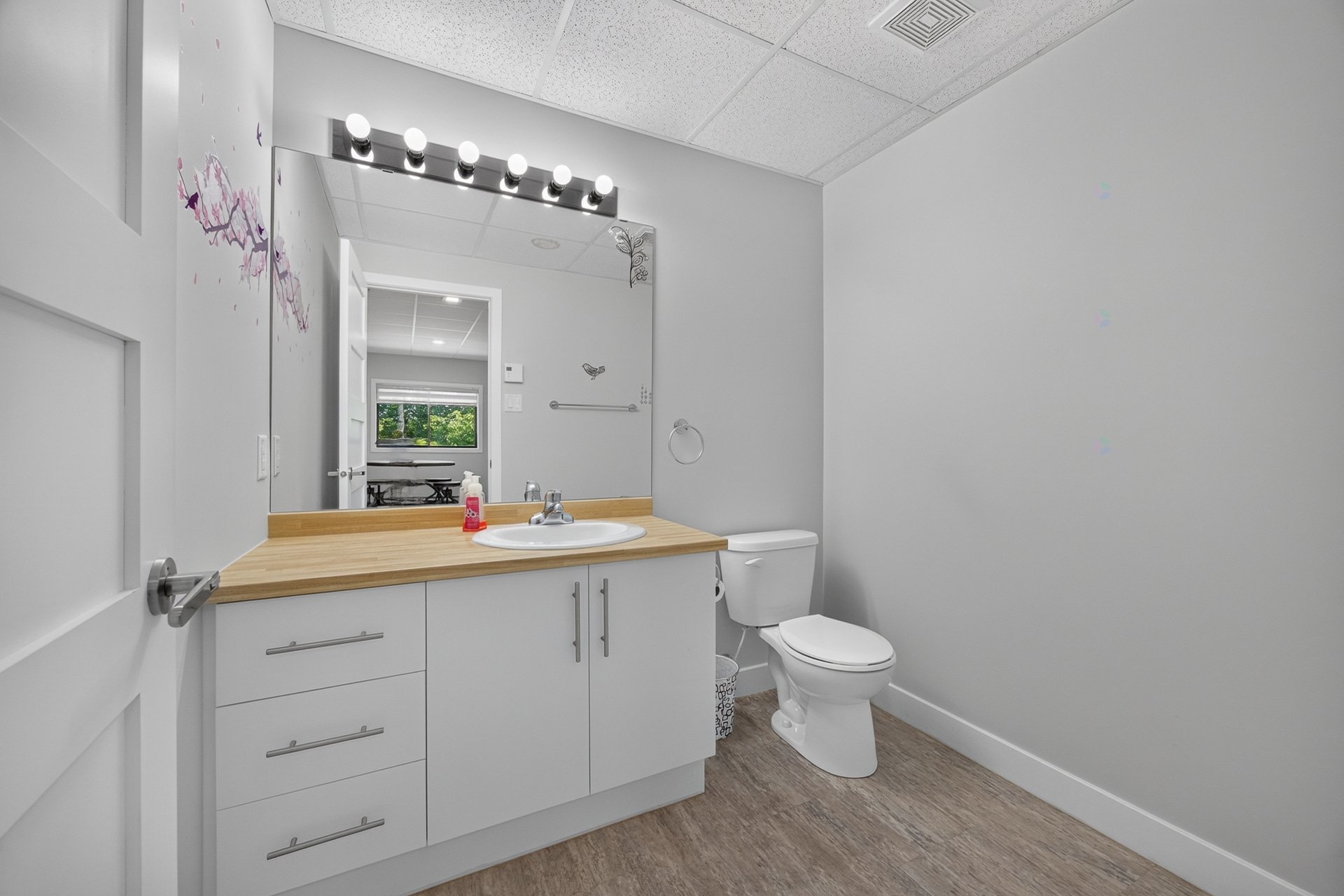 Powder room