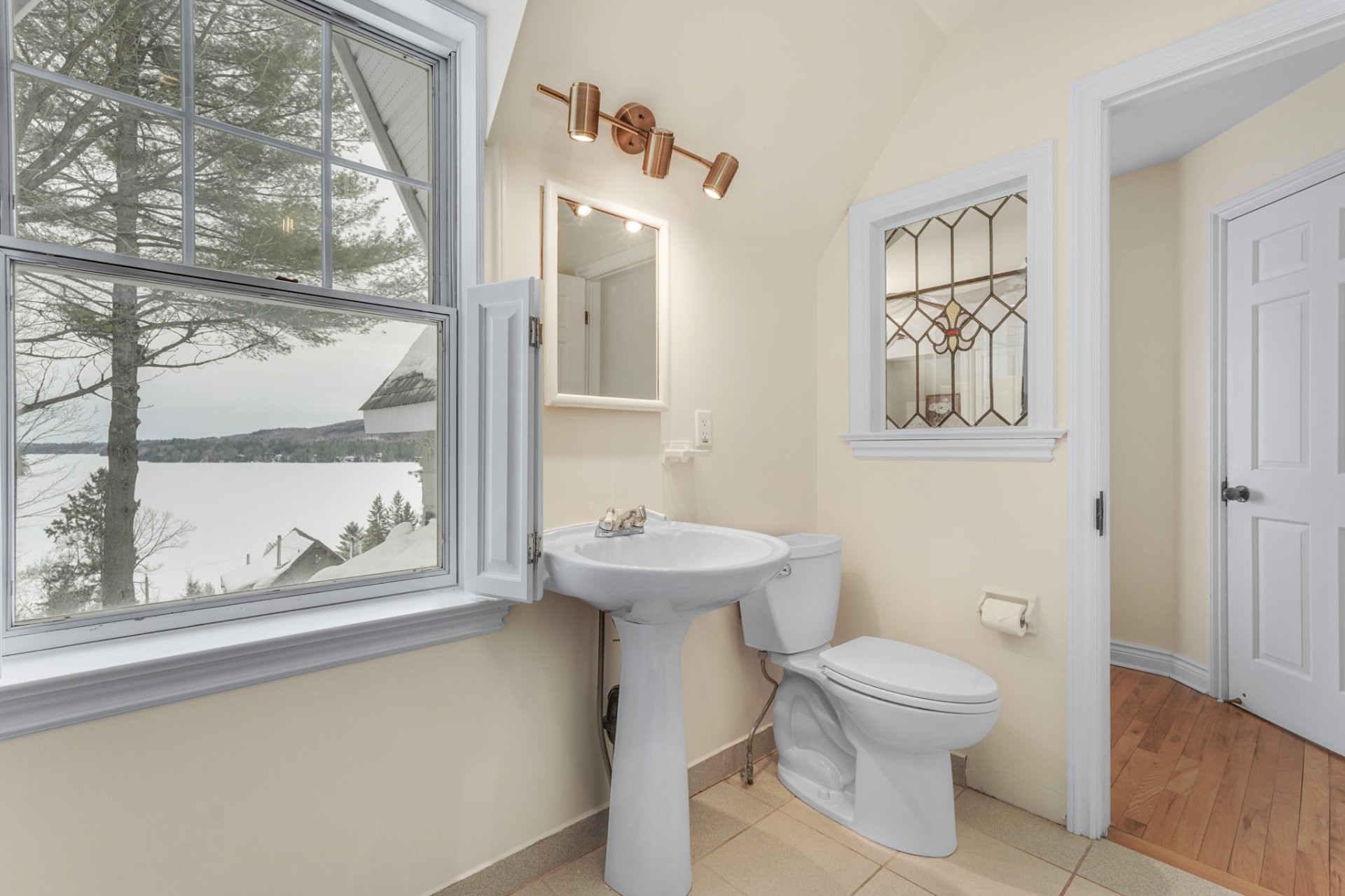 Salle de bains attenante à la CCP