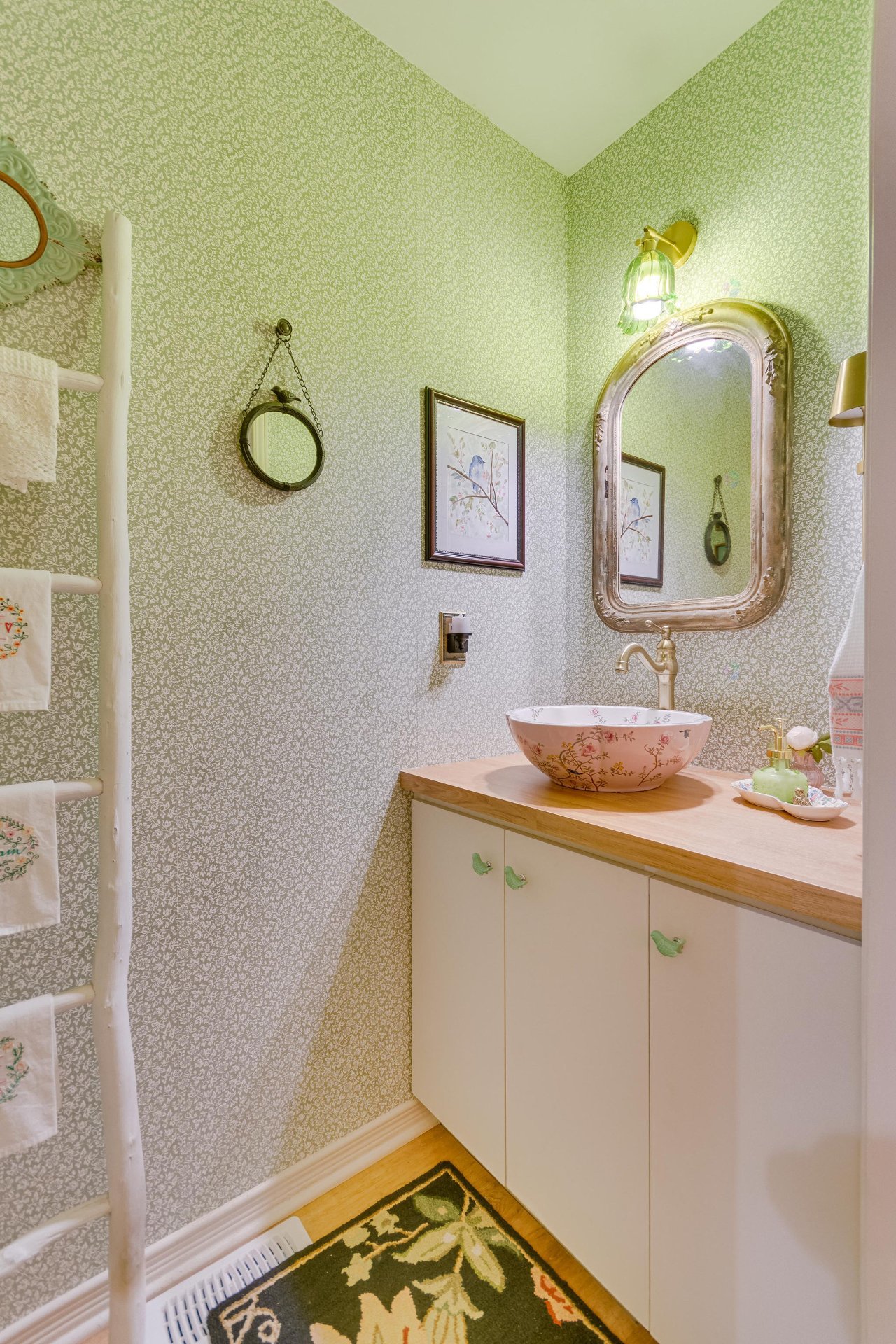 Powder room