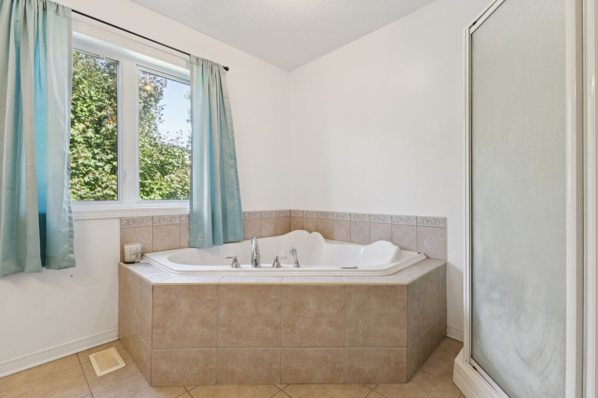 Salle de bains attenante à la CCP