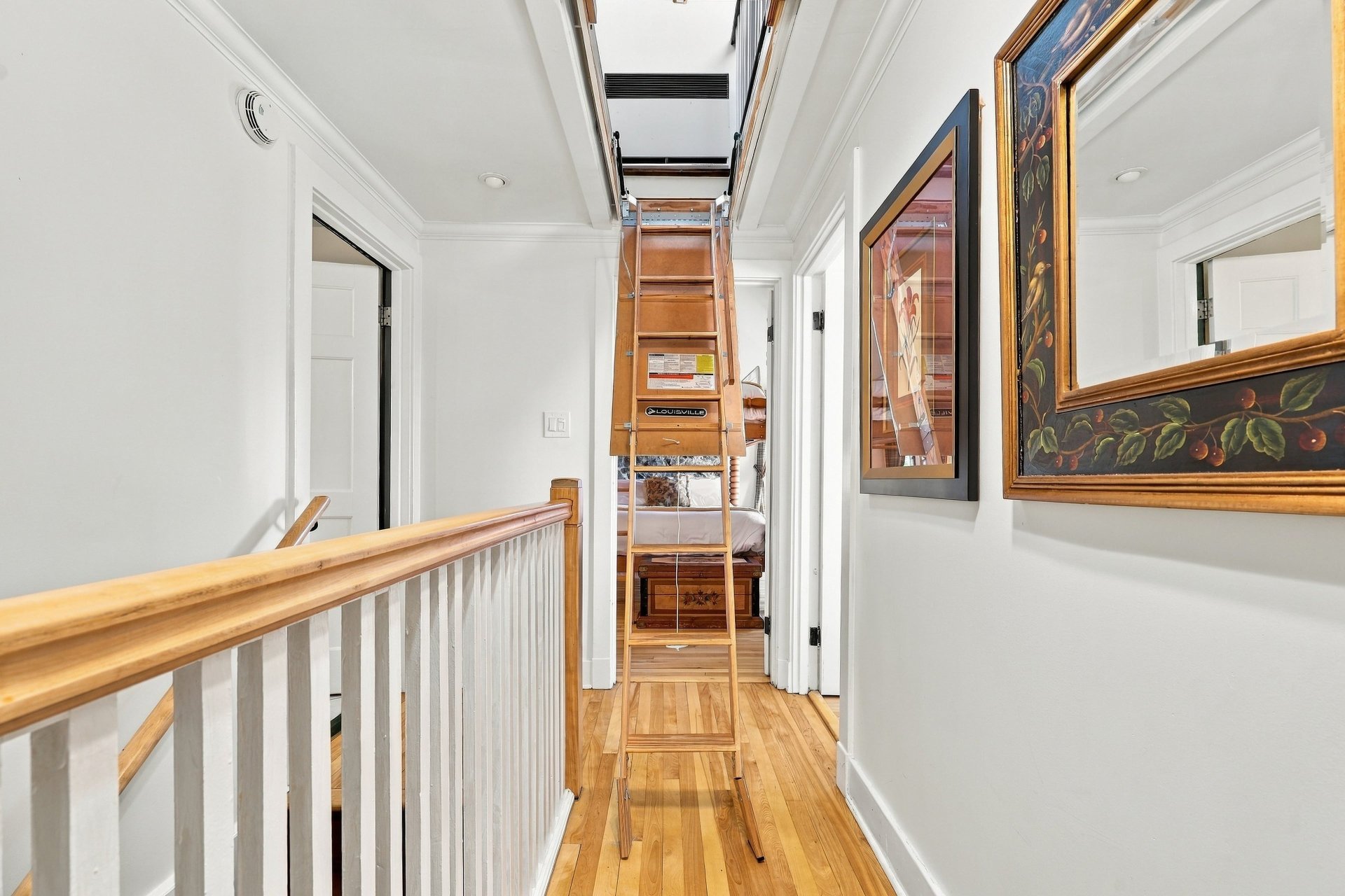 Escalier pour accès au loft