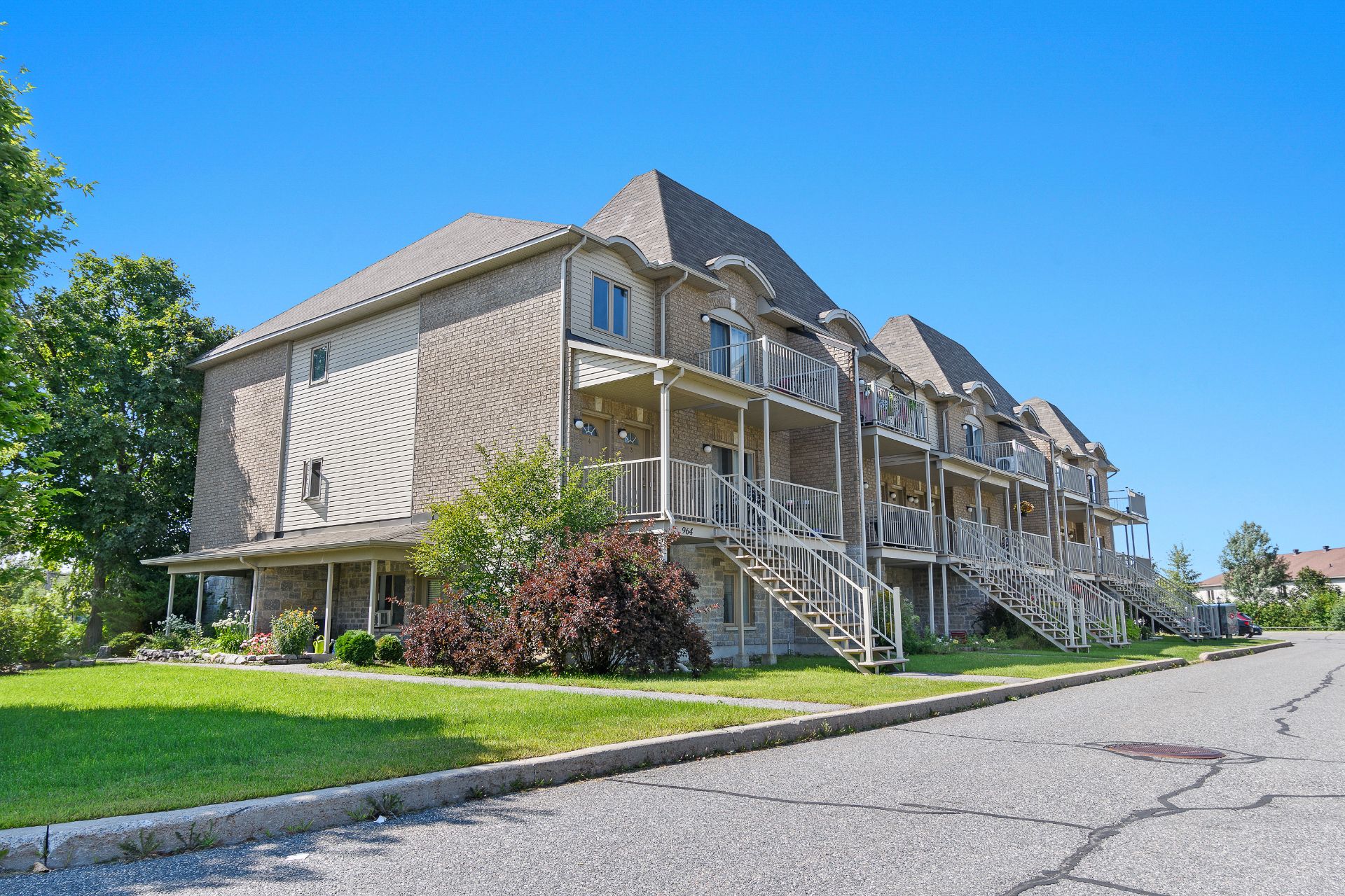 958 Boul. du Plateau 3