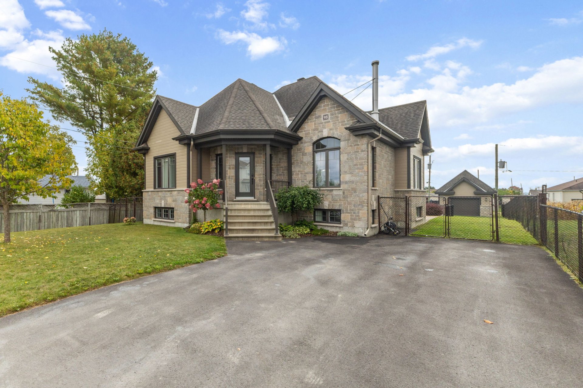 98 Rue de Condé 
