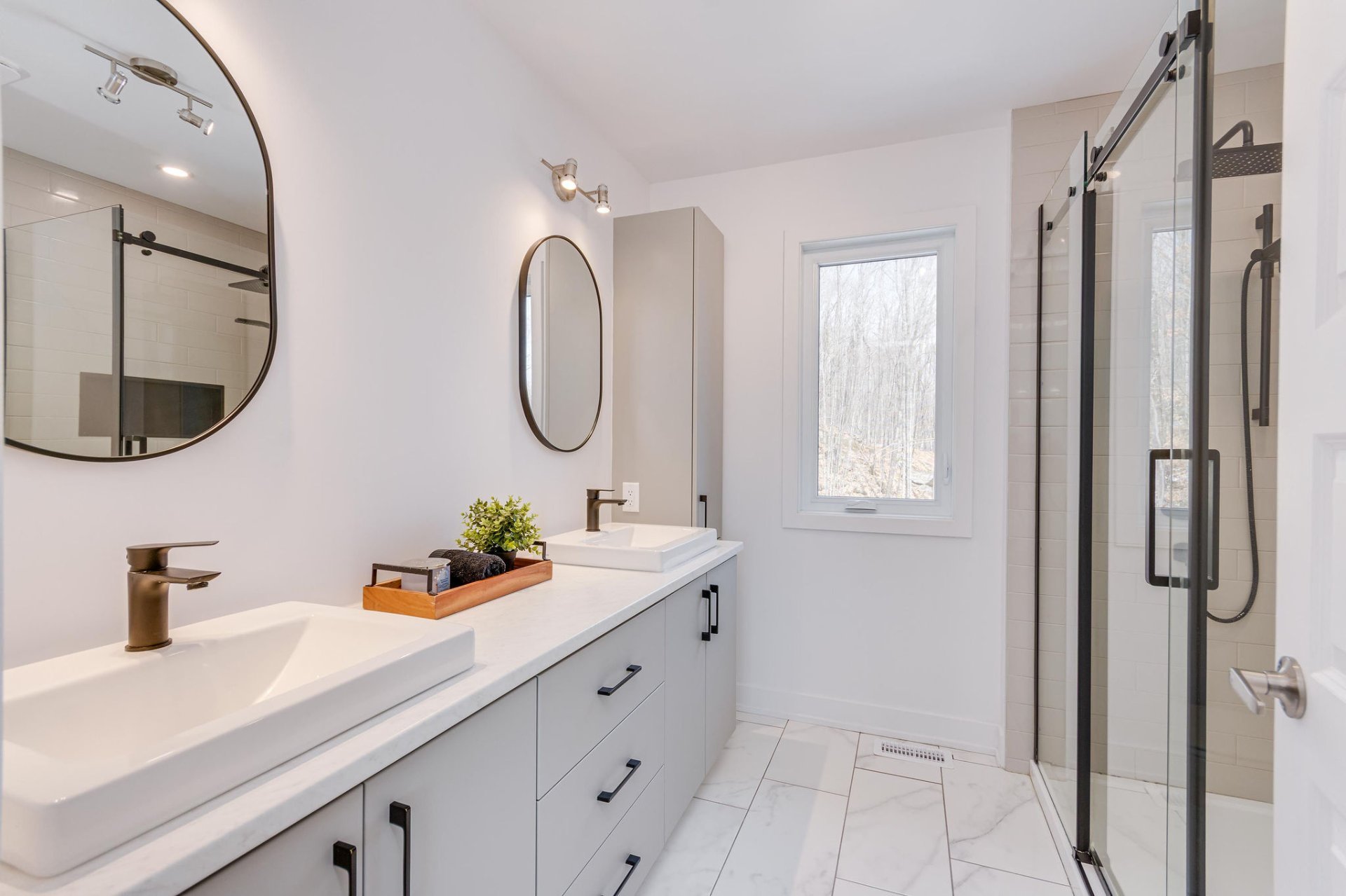 Ensuite bathroom