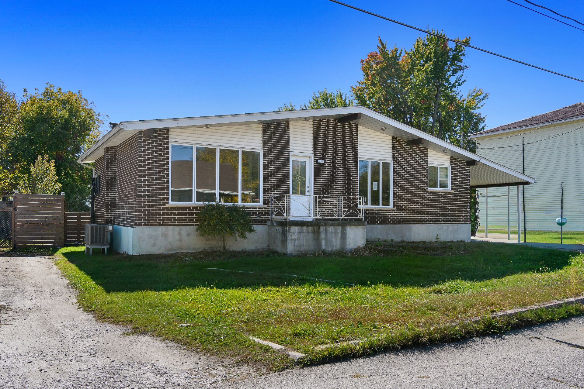443 Rue Ste-Anne 
