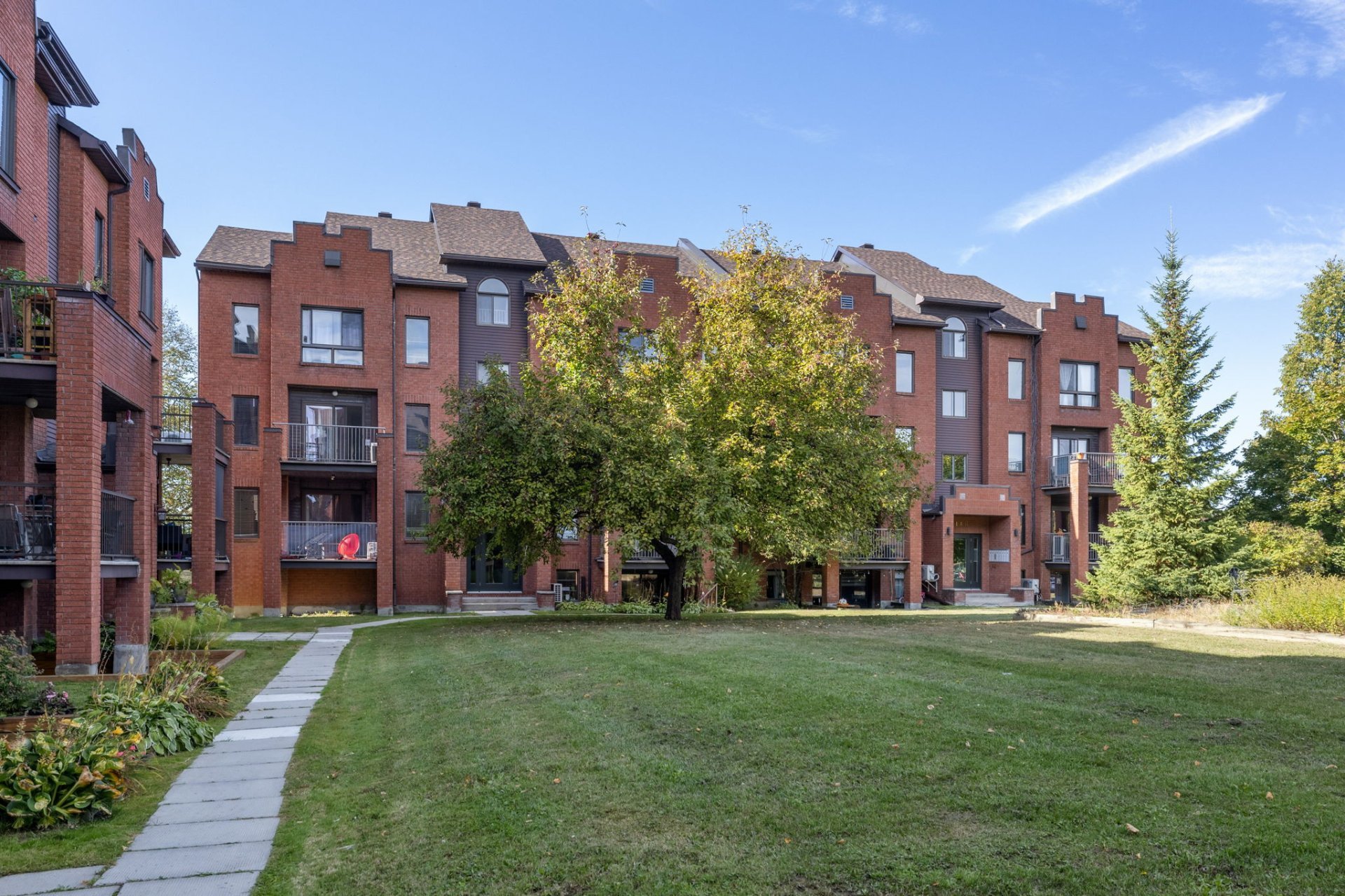 152 Rue de Morency 201