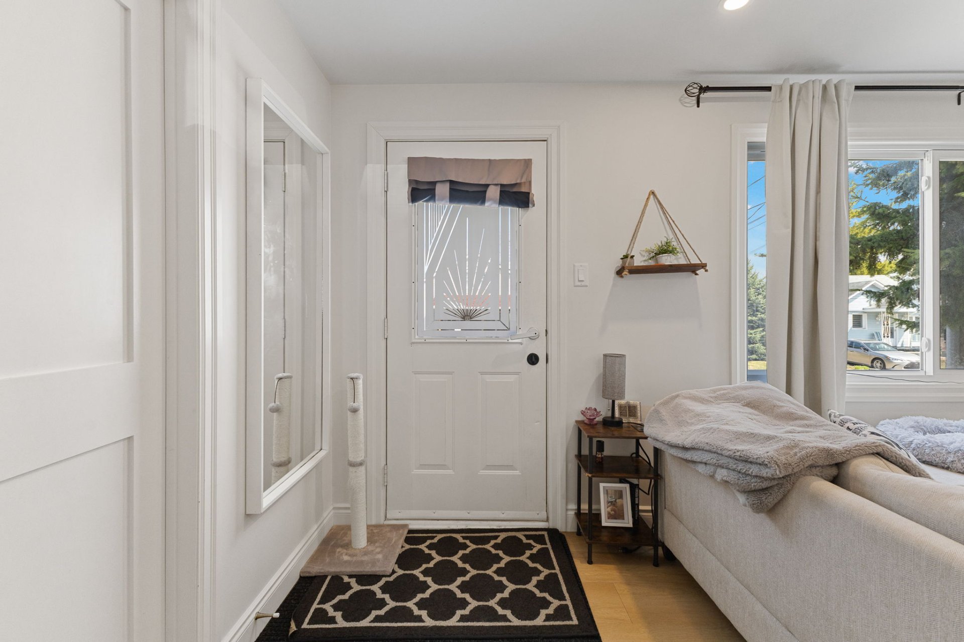 Hallway - Apartment B