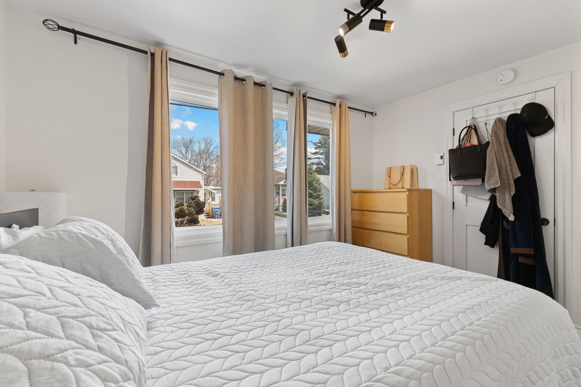 Master bedroom - Apartment B