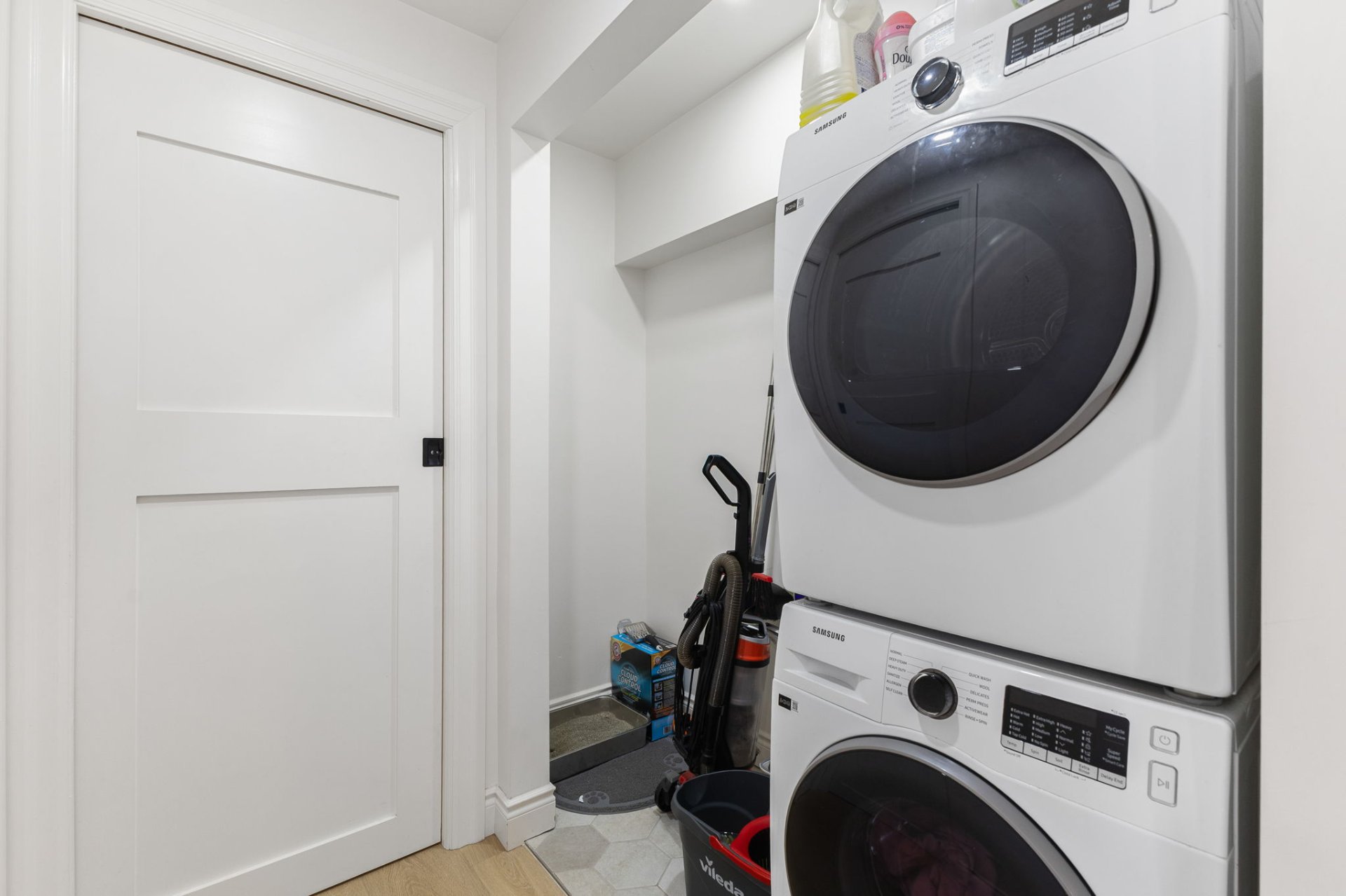Laundry room - Apartment B