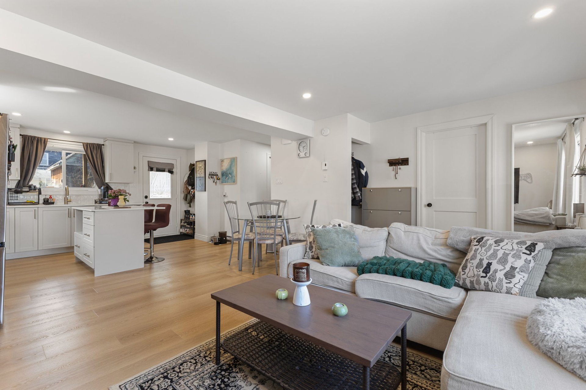 Living room - Apartment B